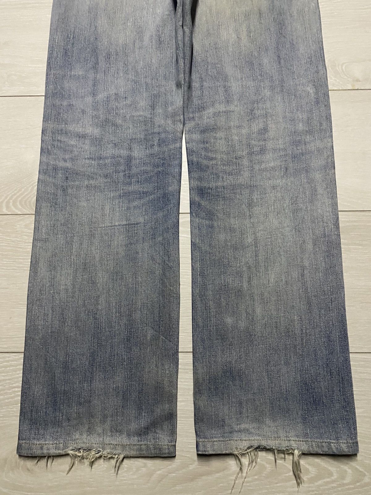 Japanese Brand Vintage Japanese Uniqlo Faded Wash Distressed Loose Jeans Size US 32 / EU 48 - 6 Thumbnail