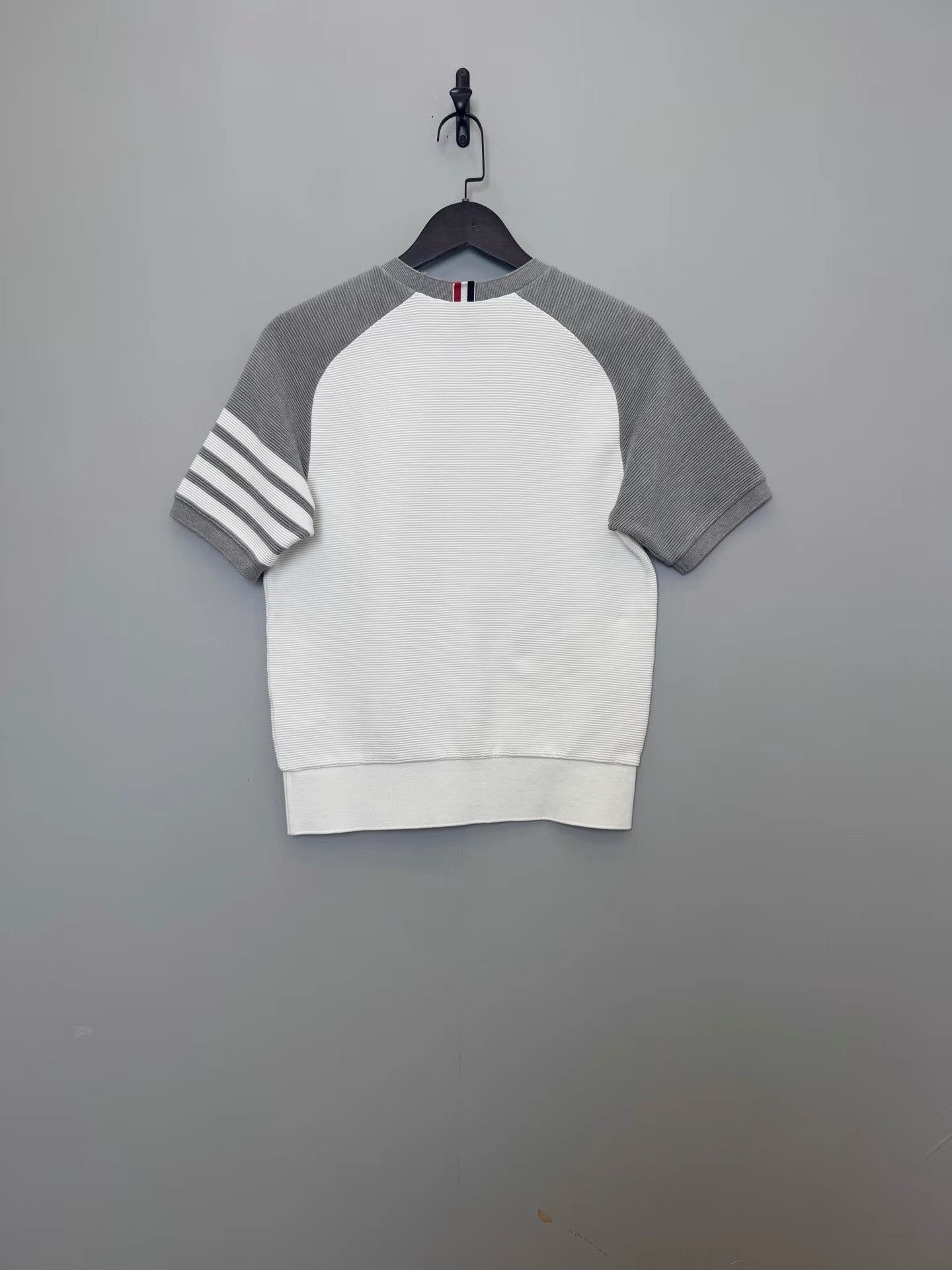Thom Browne Thom Browne New Waffle Stripe Short-Sleeve Sweatshirt K36 Size US XS / EU 42 / 0 - 2 Thumbnail