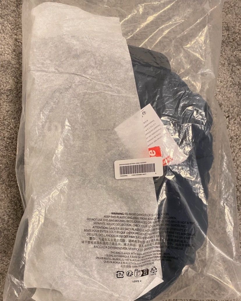 Supreme × Swarovski Supreme x Swarovski Hoodie - Small - Navy/Gold Size US S / EU 44-46 / 1 - 9 Thumbnail
