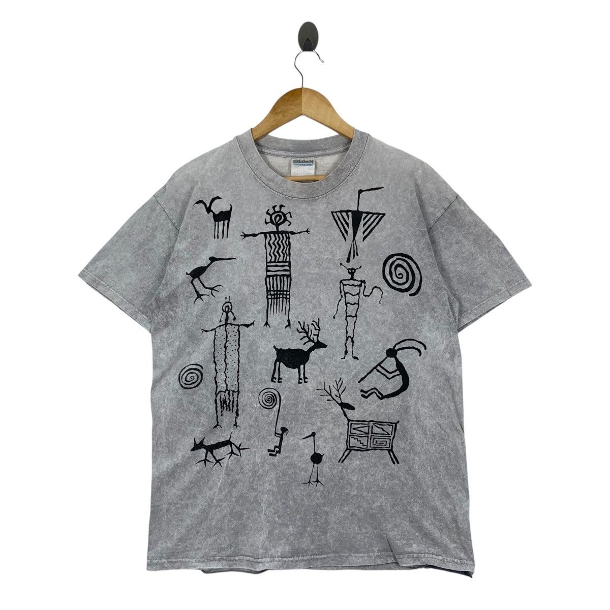 Vintage Vintage 90s CAVE DRAWING Art Stone Wash Tie Dye Shirt Size US L / EU 52-54 / 3 - 1 Thumbnail