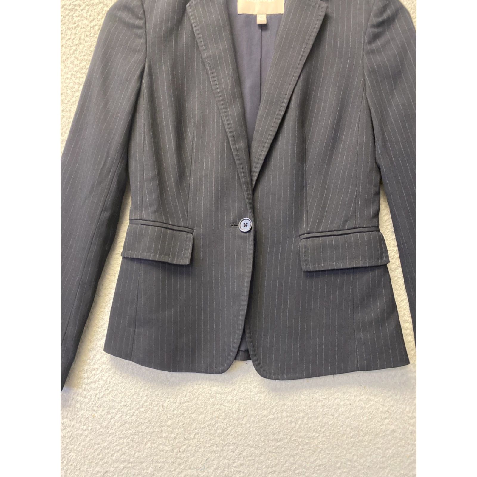 Banana Republic Banana Republic Blazer Jacket Women’s 00P One-button Lined Pinstripe Black Blazer (Jacket) Womens Size XXS / US 00 / IT 34 - 2 Thumbnail