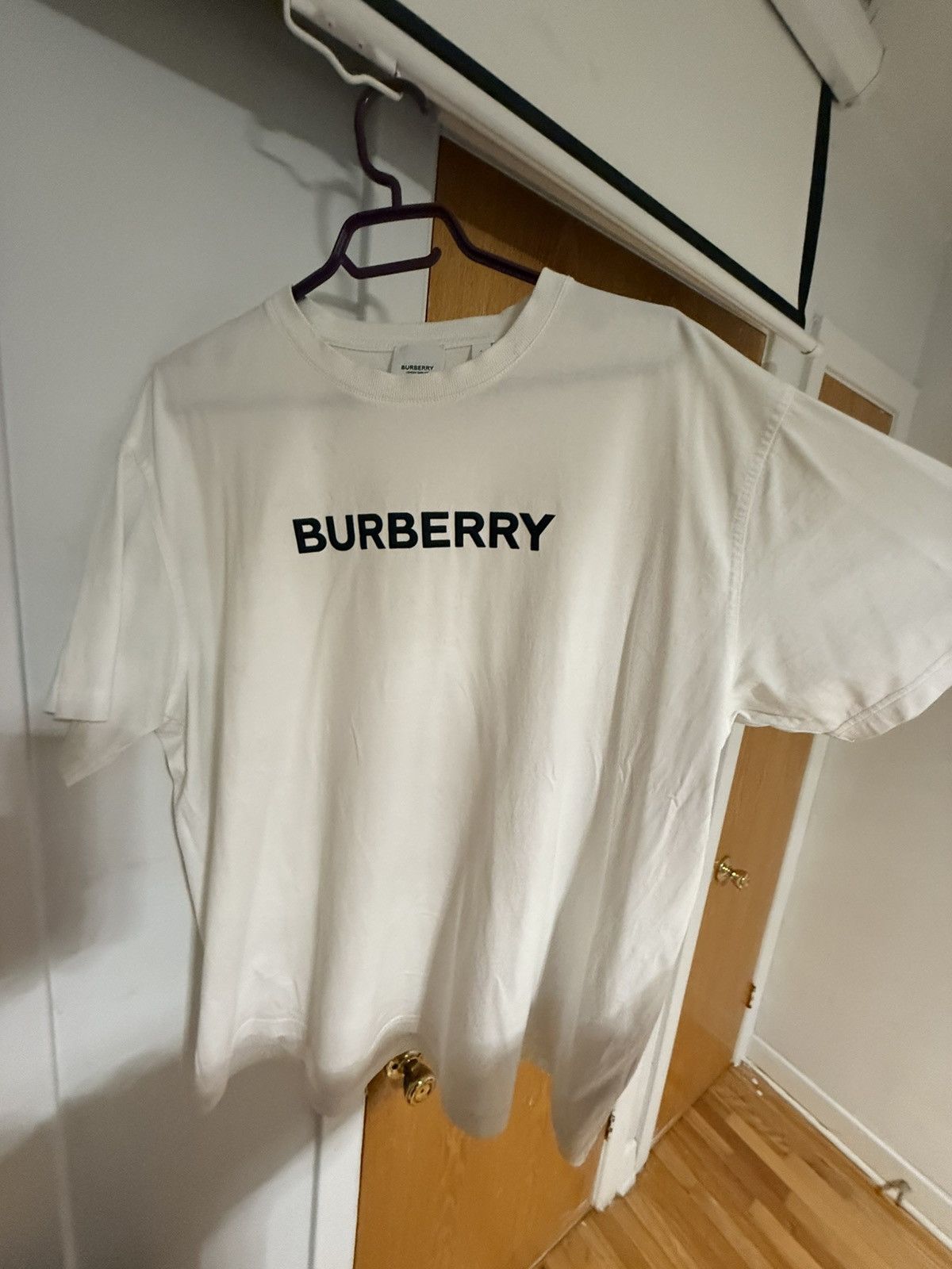 Burberry Burberry White Logo Tee Size L Size US L / EU 52-54 / 3 - 5 Thumbnail