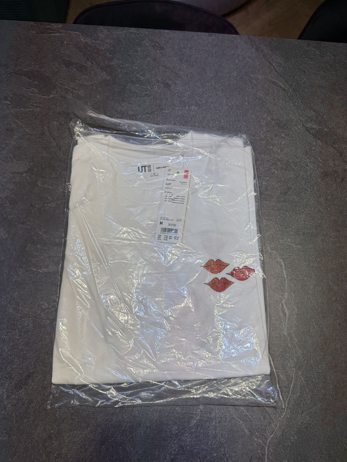 Andy Warhol × Kaws × Uniqlo Kaws x Uniqlo x Andy T-shirt Red logo Size US M / EU 48-50 / 2 - 3 Thumbnail