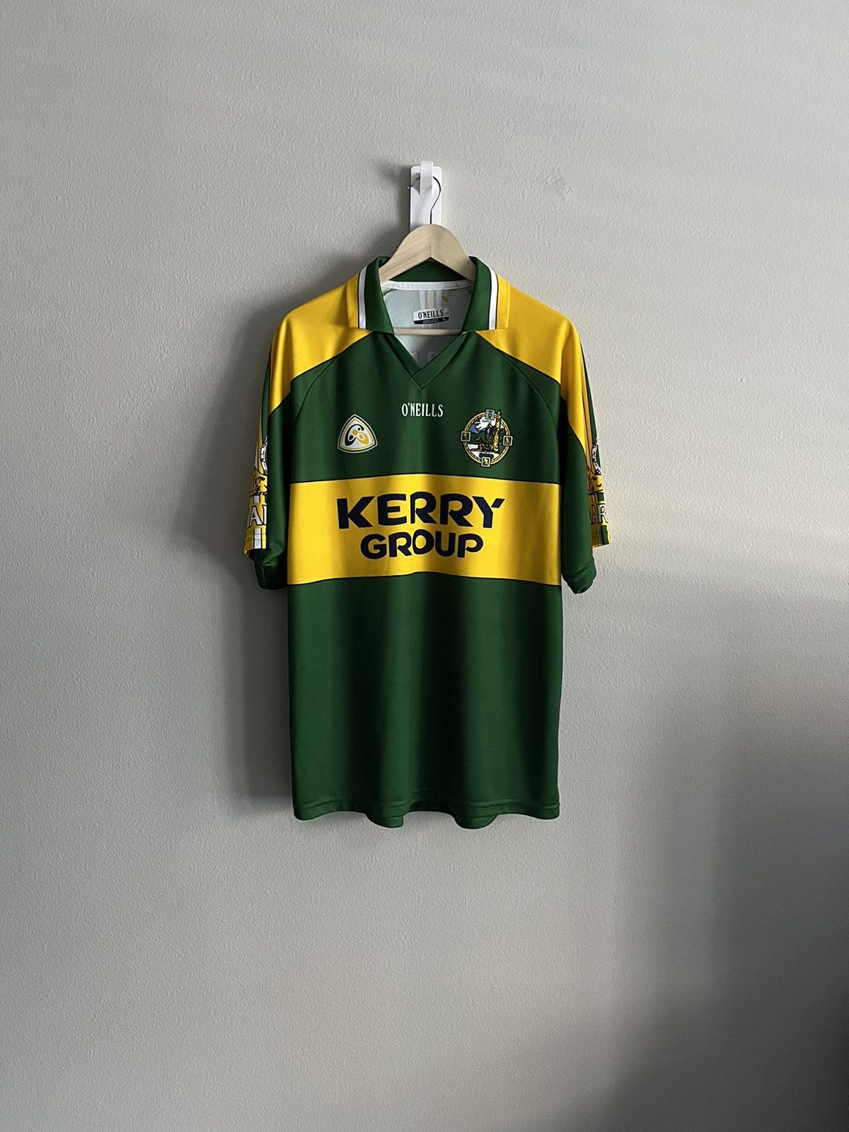 image of Oneill x Soccer Jersey Kerry Group Gaa O'neills Clarrai Jersey, Men's (Size XL)