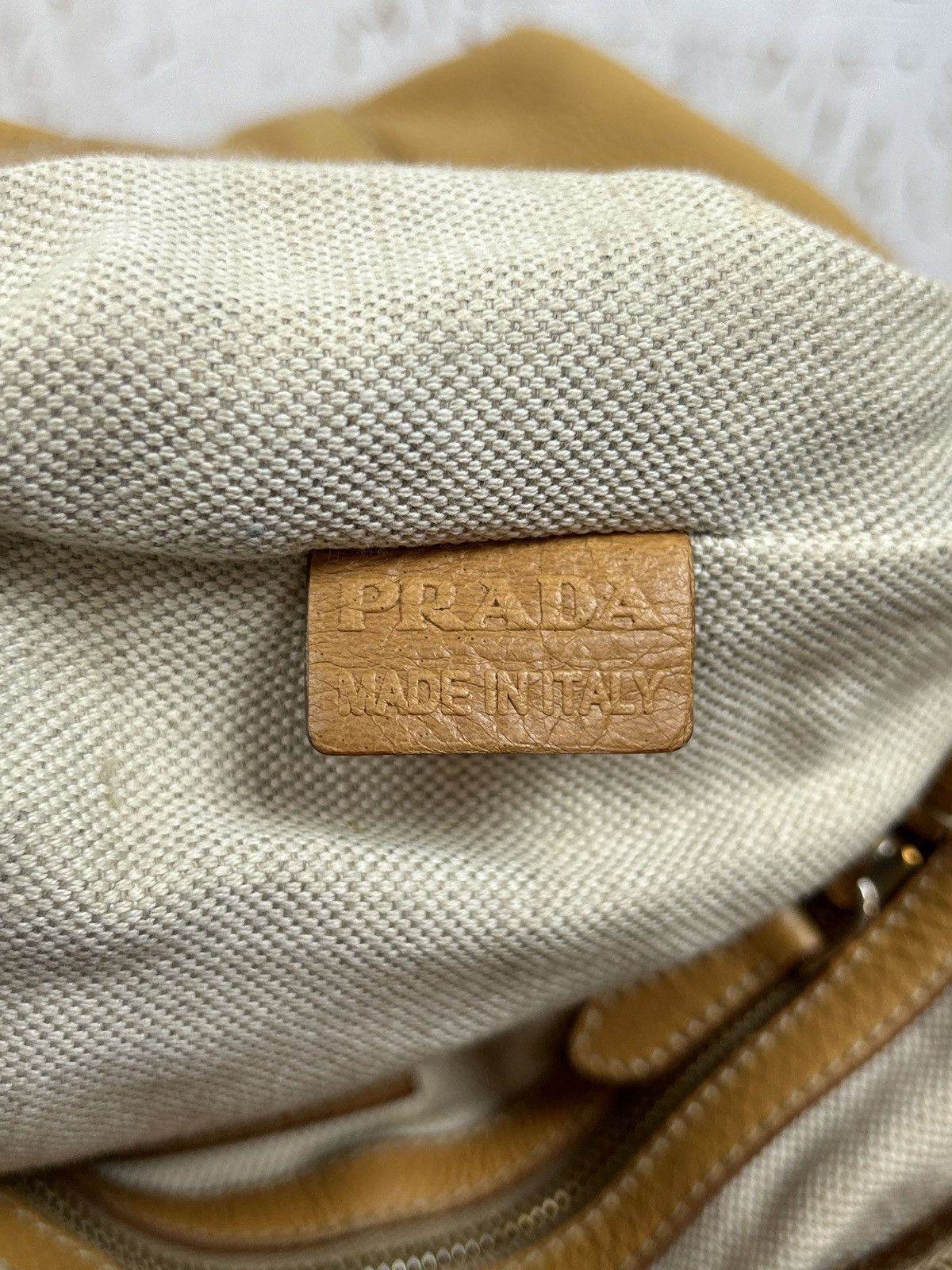 Prada Prada Deerskin Leather Handbag Shoulder Bag Size ONE SIZE - 23 Thumbnail