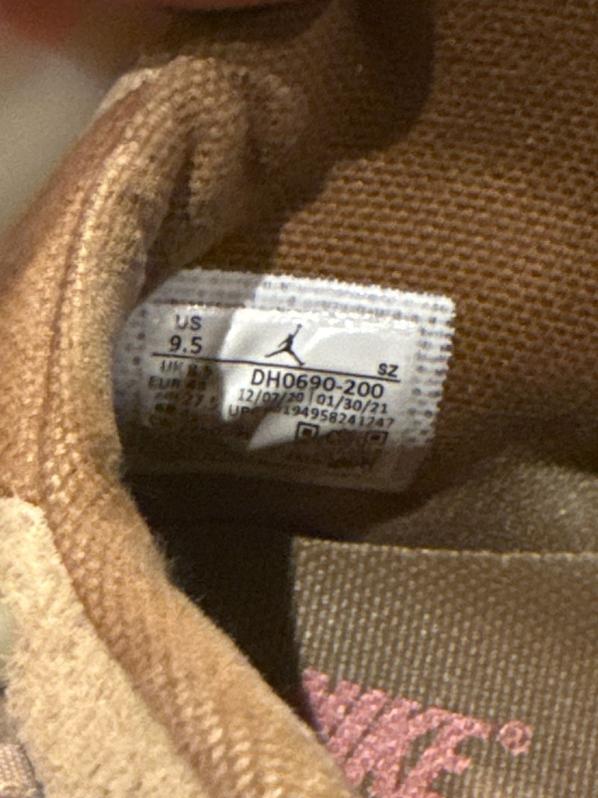 Jordan Brand × Travis Scott Travis Scott British Khaki Size US 9.5 / EU 42-43 - 6 Thumbnail