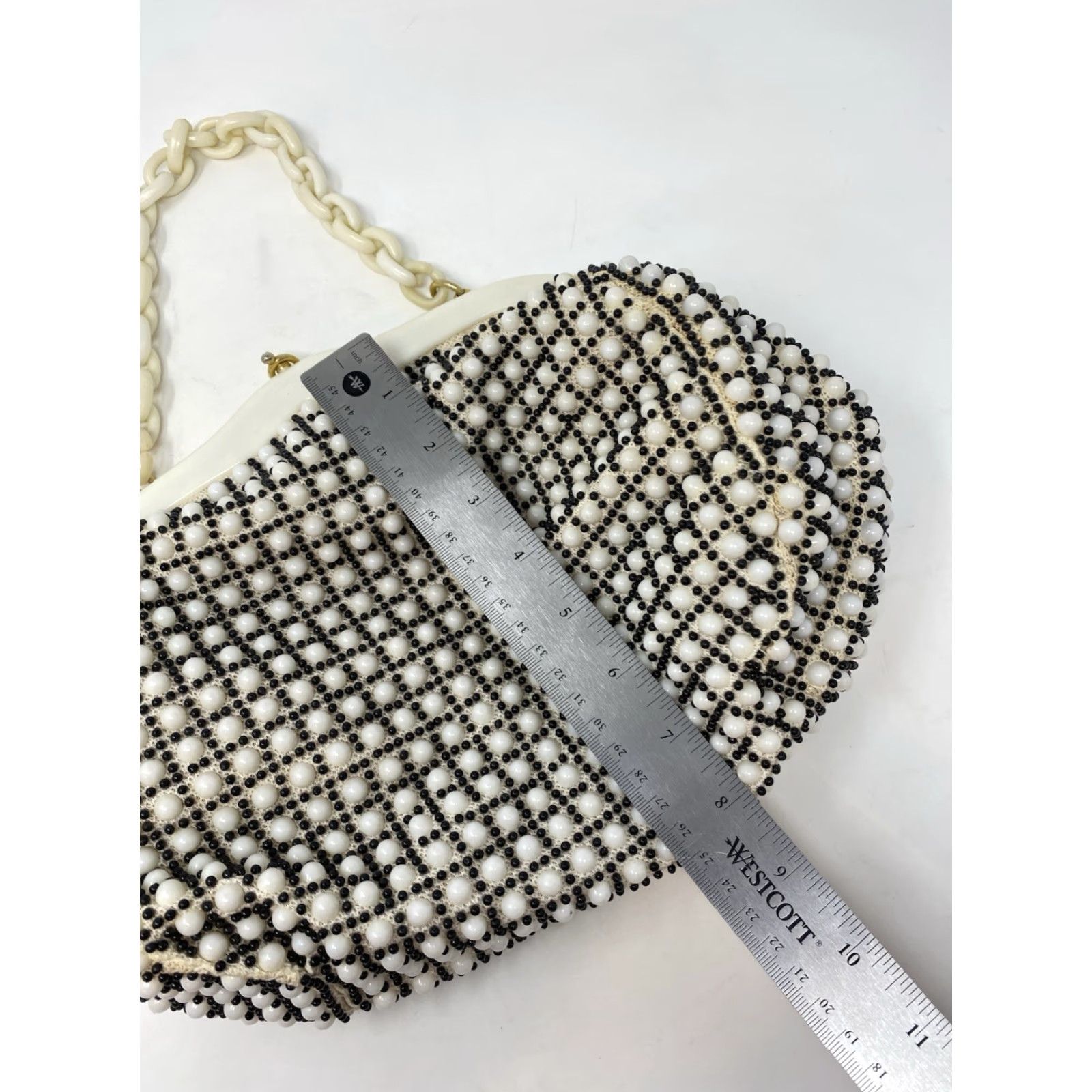 Vintage VINTAGE 1950s Beaded Lucite Bag Purse Cream Ivory Handmade Hong Kong Chain Handle Purse Eveningwear Womens Mens Size ONE SIZE - 3 Thumbnail