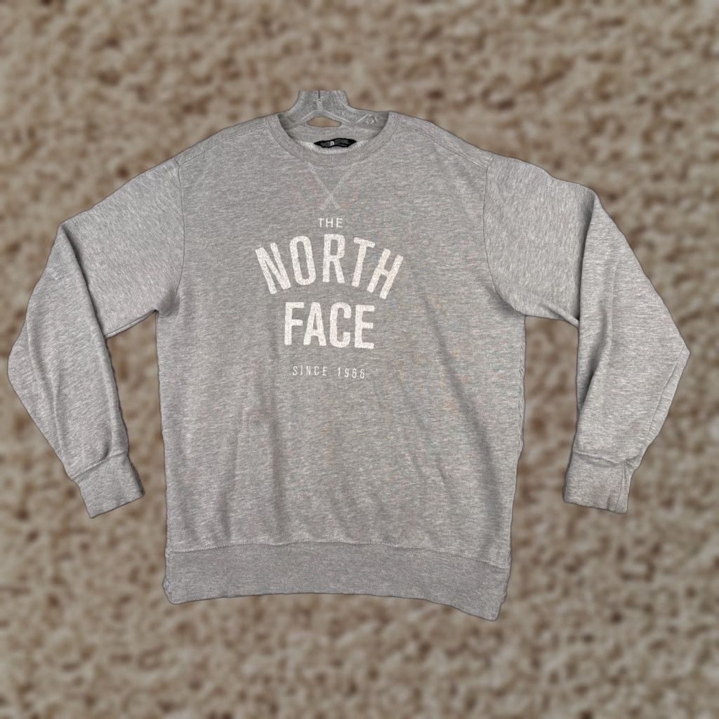 The North Face VINTAGE The North Face Sweatshirt Shirt Men M Gray Pullover Cotton Blend Crew Nec Size US M / EU 48-50 / 2 - 1 Thumbnail