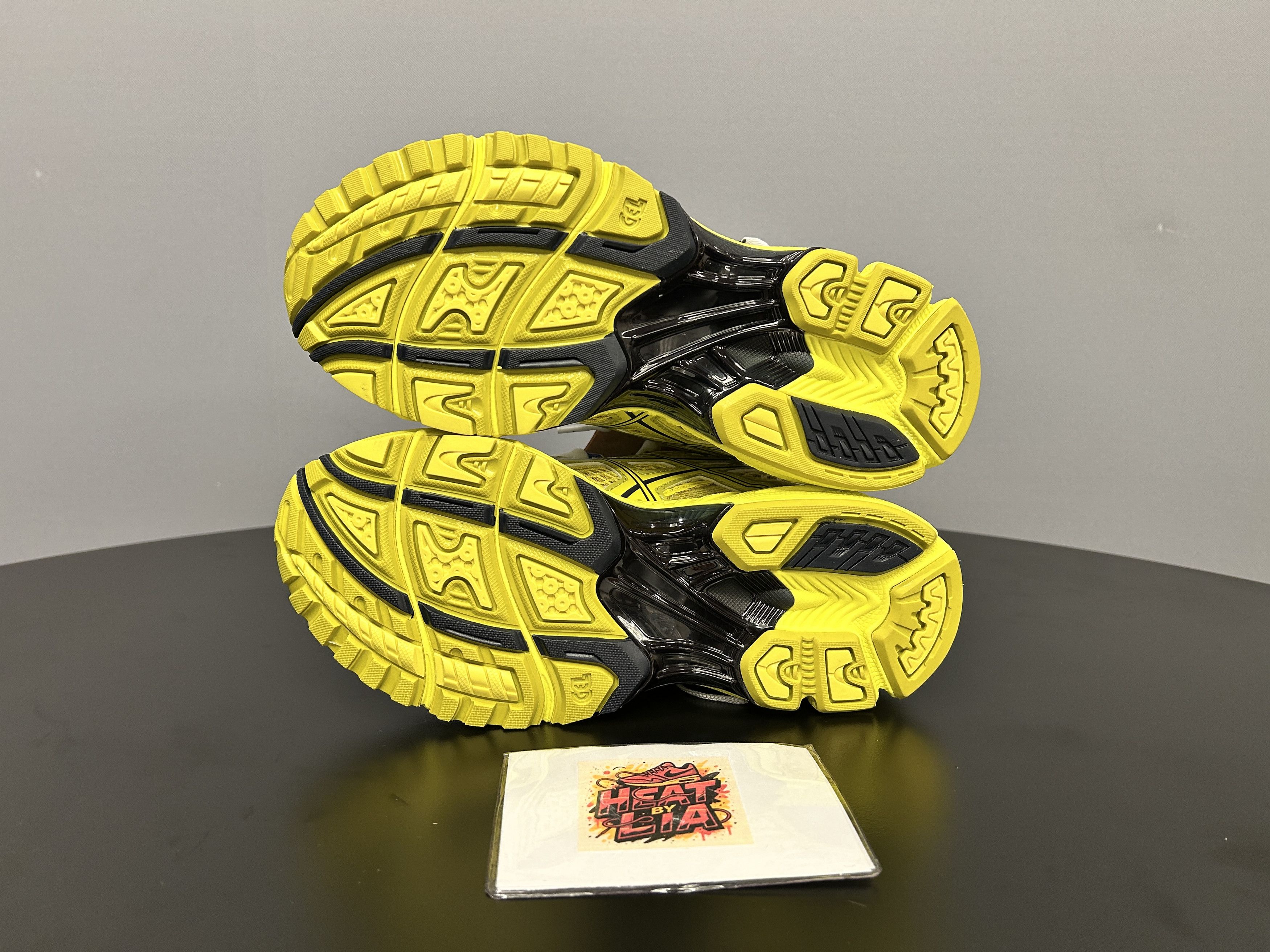 Asics Little Tokyo Table Tennis X ASICS GEL- Lemon Spark/Black Size US 5.5 / EU 38 - 3 Thumbnail