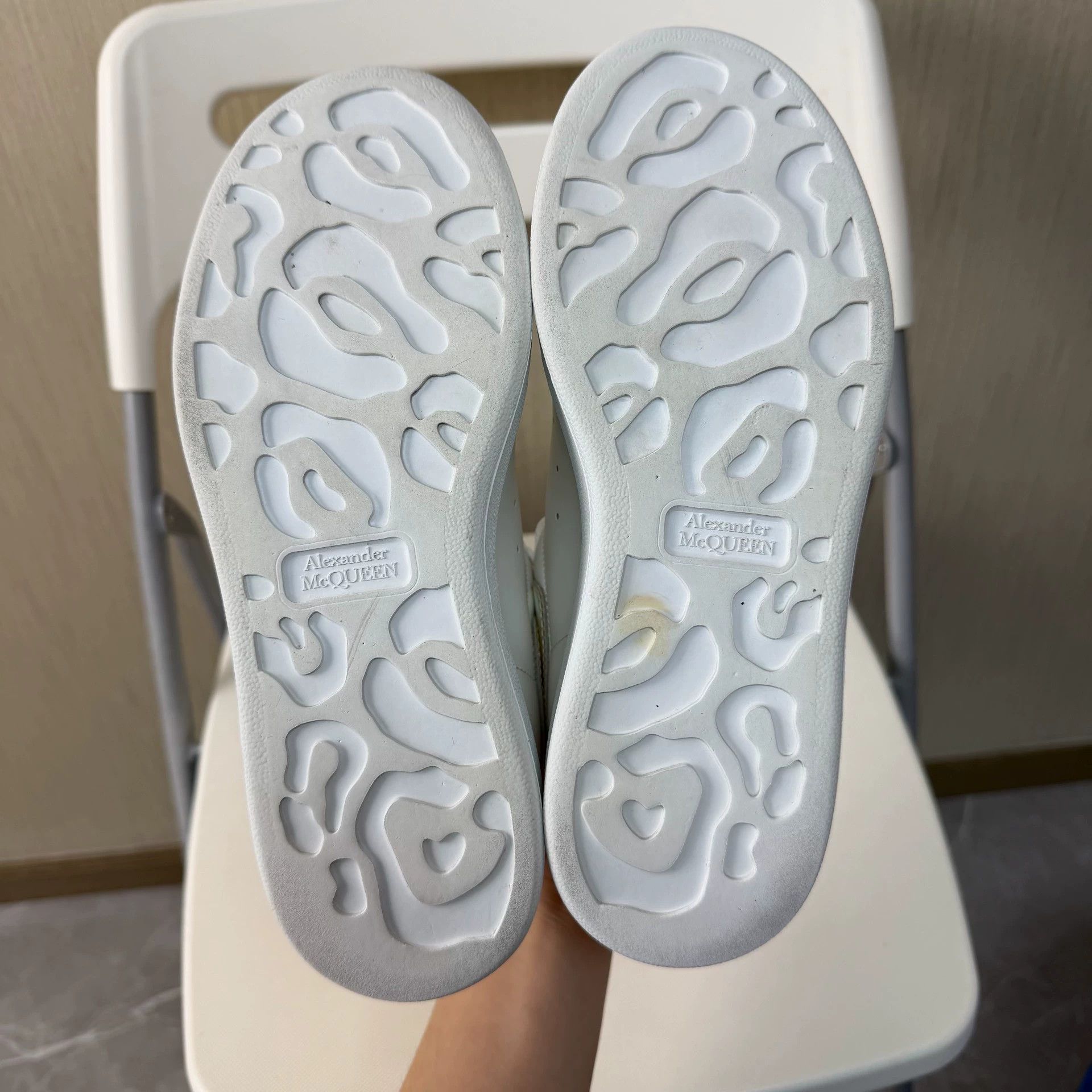 Alexander McQueen Alexander McQueen Women's White Oversized Sneaker 36 Size US 5.5 / IT 35.5 - 5 Thumbnail