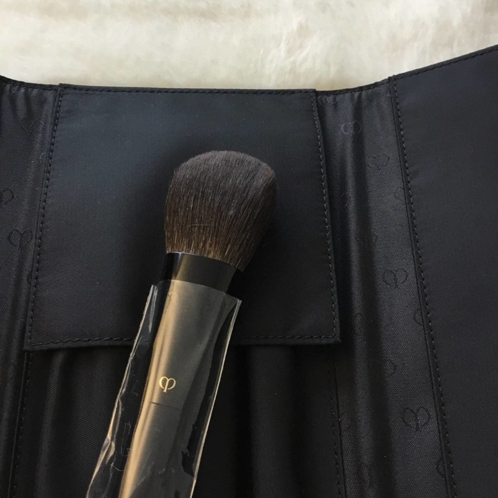 Other Cle de Peau Exclusive Makeup Brush Set Size ONE SIZE - 8 Thumbnail