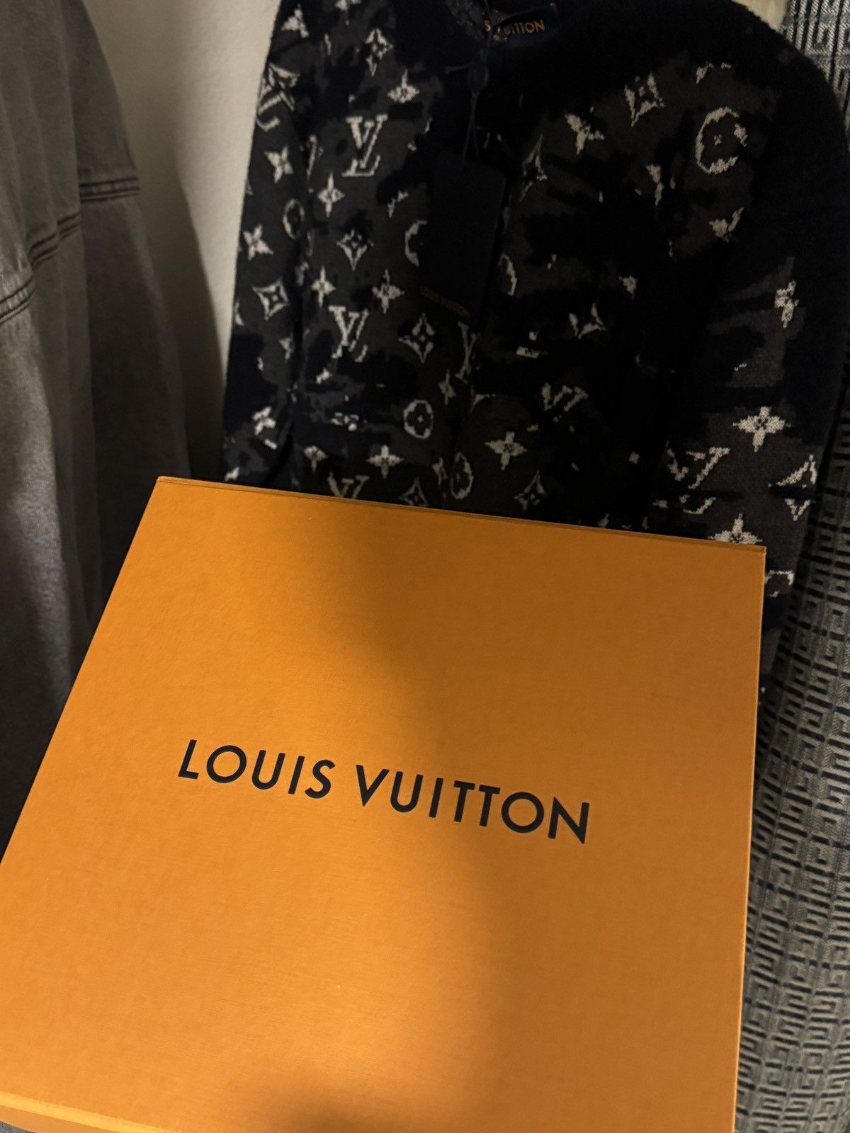 Louis Vuitton Louis Vuitton Distressed Monogram Logo knit sweaters Size US XS / EU 42 / 0 - 4 Thumbnail