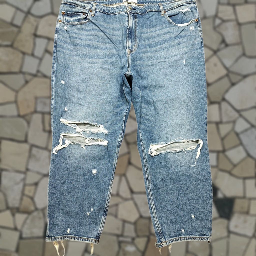 Abercrombie & Fitch Abercrombie & Fitch Jeans Women 36 Regular 24 Blue Distressed 5-Pocket Zip Mom High Rise 13 In Inseam Denim Cotton Blend Medium Wash Size 25" / US 0 / IT 36 - 1 Thumbnail