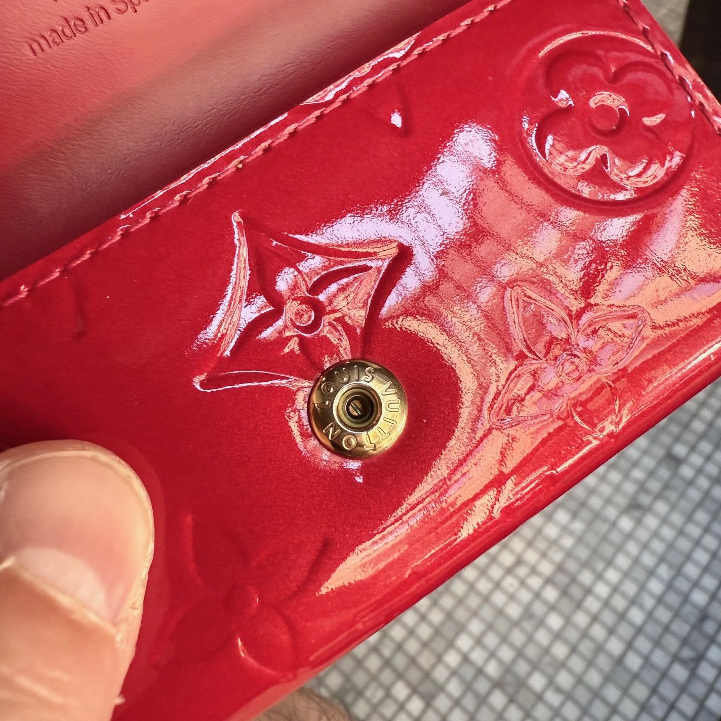 Louis Vuitton Louis Vuitton Vintage Red Vernis Monogram 4 Key Holder Size ONE SIZE - 12 Thumbnail