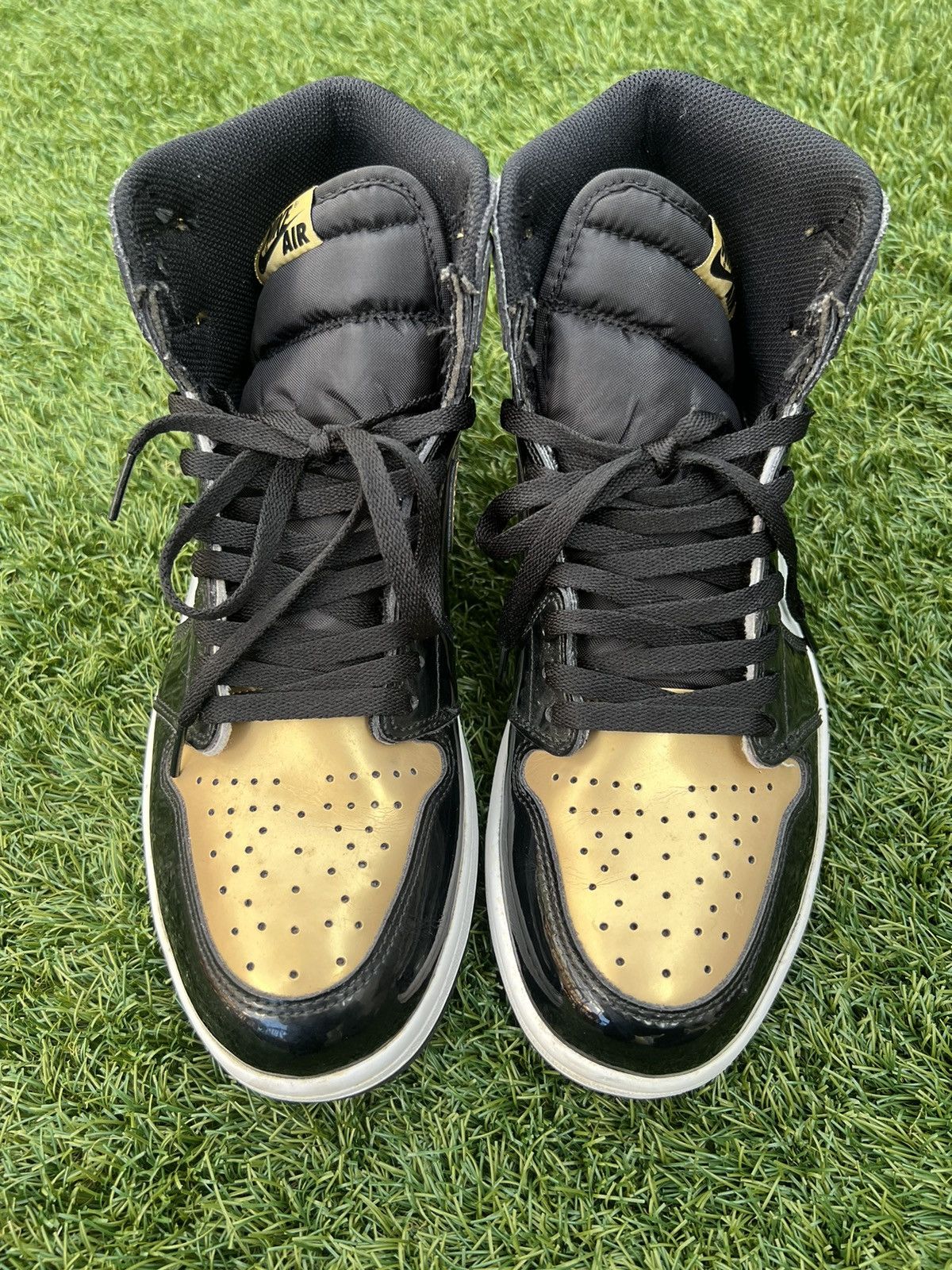 Jordan Brand Jordan 1 Patent Gold Toe Size US 10.5 / EU 43-44 - 2 Thumbnail