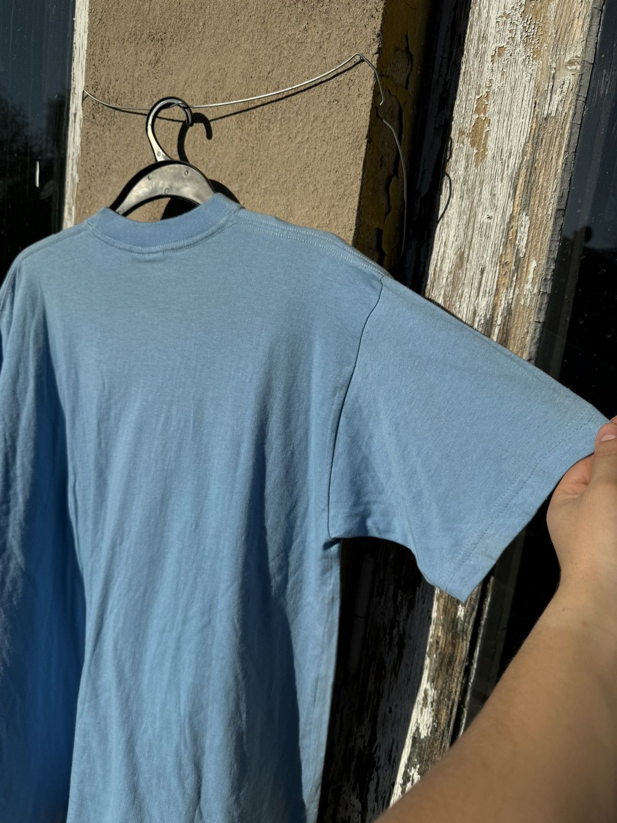 Band Tees 2002 Elton John Redwood Tshirt Vintage baby blue Size US L / EU 52-54 / 3 - 9 Thumbnail