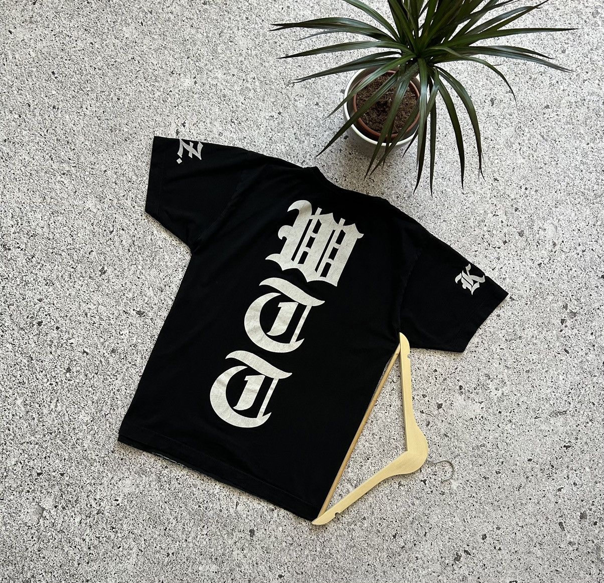 Jay-Z × Kanye West Vintage Kanye West x Jay Z Watch The Throne Europe Tee Size US L / EU 52-54 / 3 - 2 Thumbnail