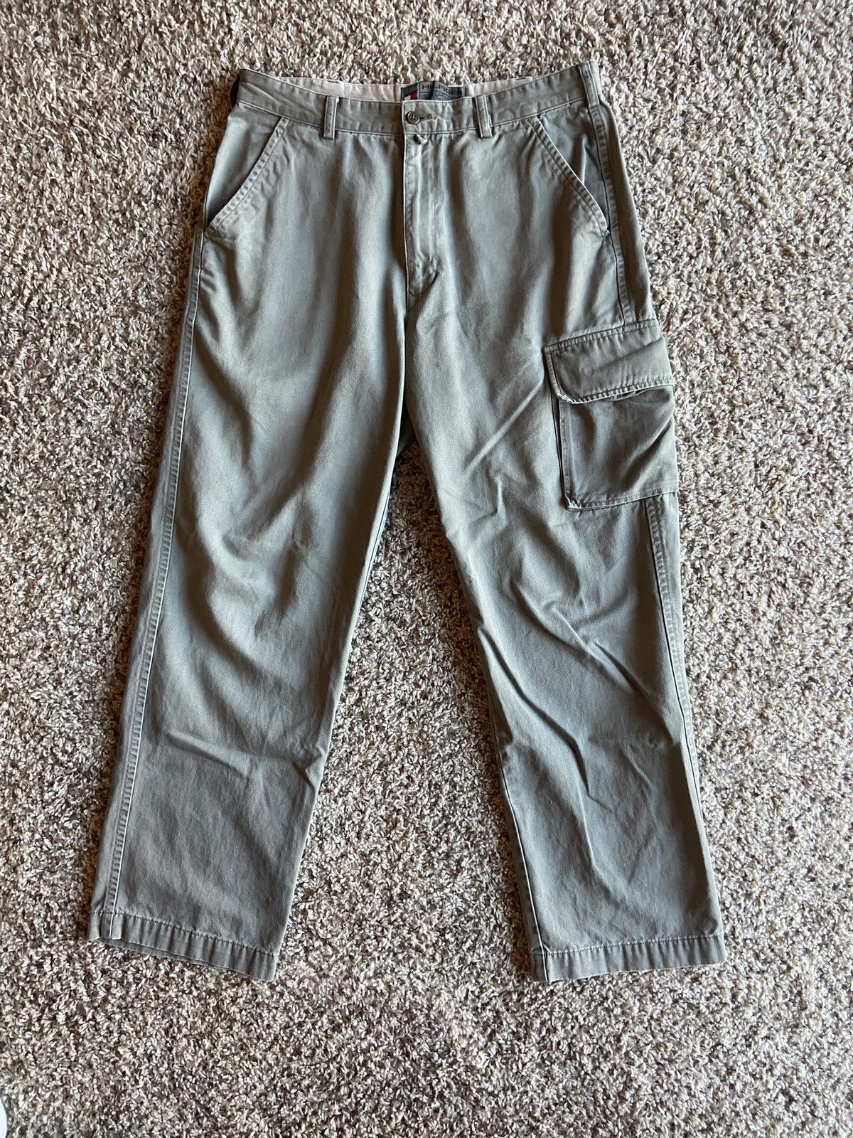 Tommy Hilfiger Vintage Men’s Tommy Hilfiger Baggy Cargo Pants Size US 33 - 1 Thumbnail