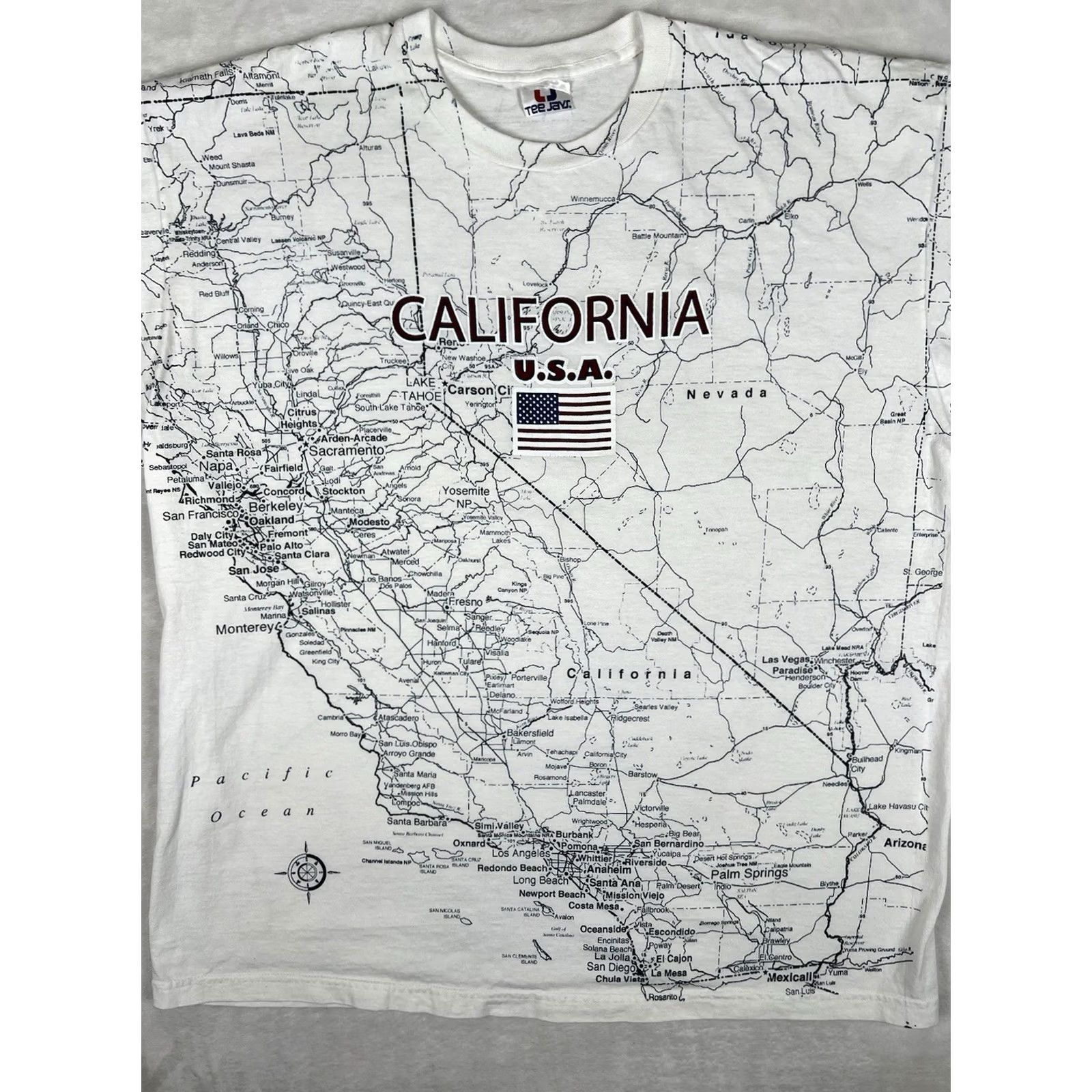 TEE JAYS VINTAGE Tee Jays California Map All Over Print T-Shirt 2XL White Men Short Sleeve 90s AOP 90s California Art Mens Size US XXL / EU 58 / 5 - 4 Thumbnail