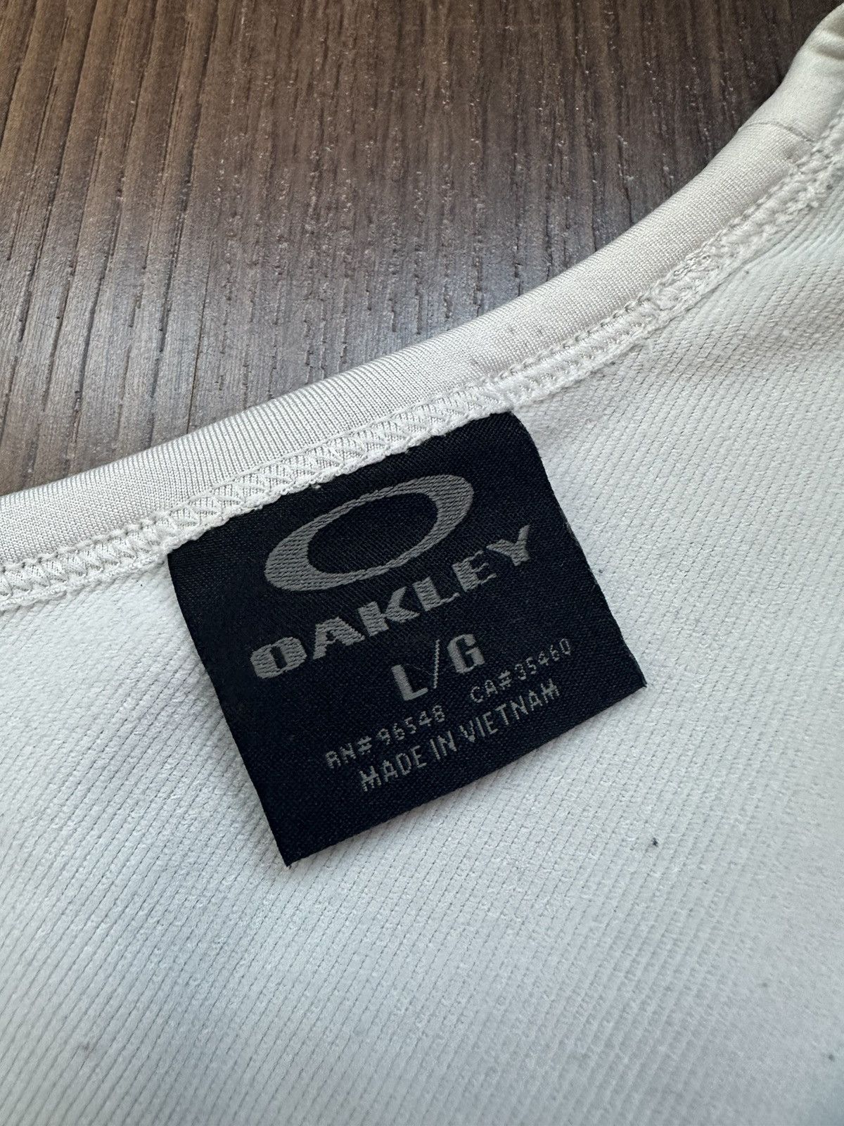 Oakley Vintage Retro Outdoor Oakley Crewneck L 90s Size US L / EU 52-54 / 3 - 3 Thumbnail