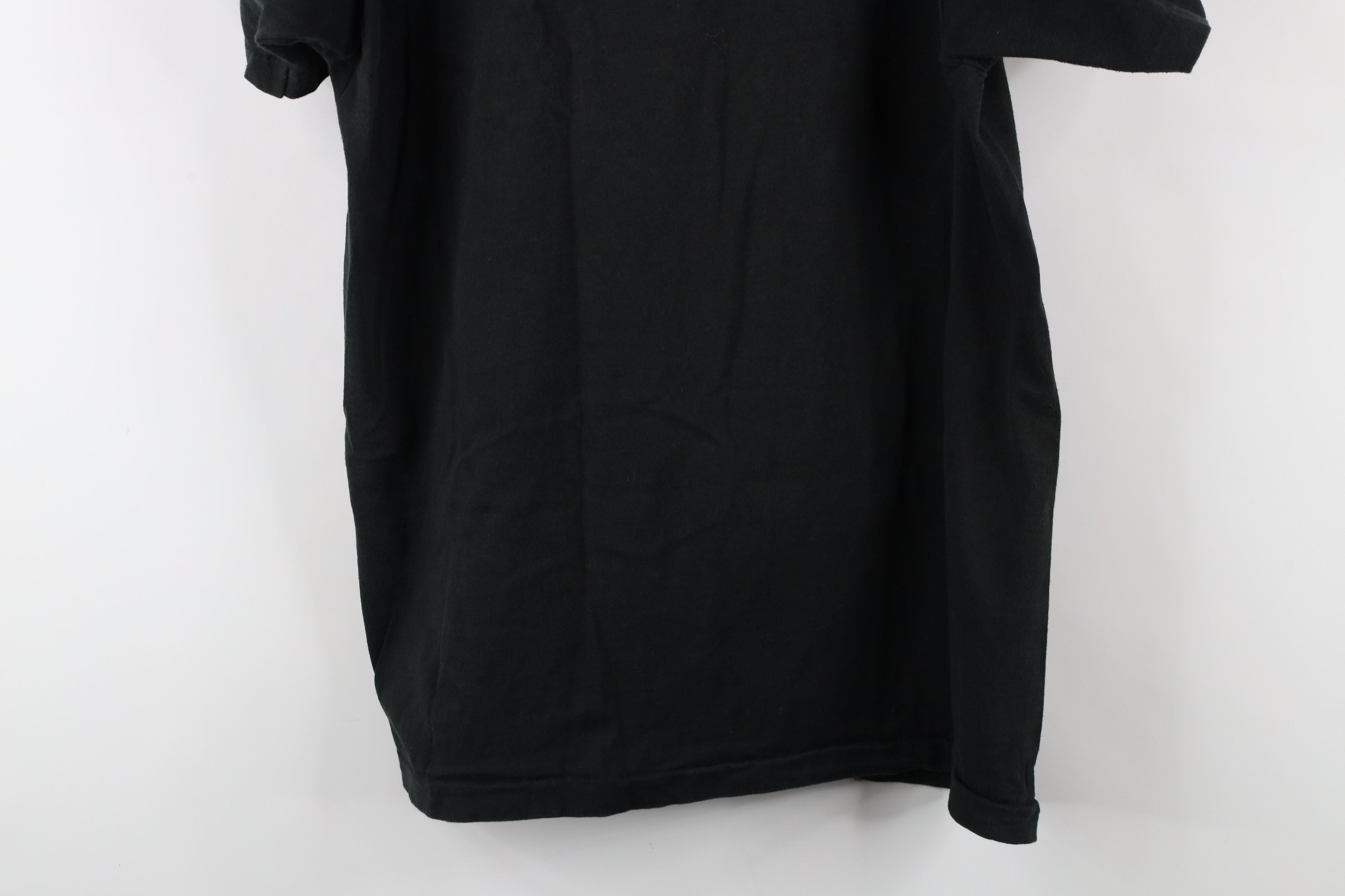 Vintage Vintage 90s Streetwear Anthropomorthic Art T-Shirt USA Size US L / EU 52-54 / 3 - 14 Thumbnail