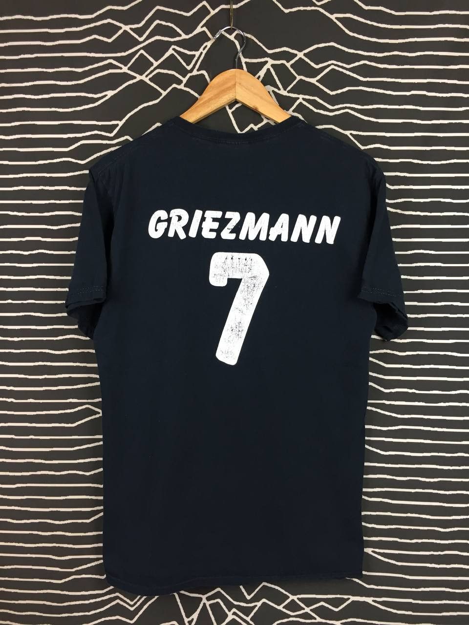 Vintage Vtg Atletico De Madrid Badge Logo Antoine Griezmann Tee Size US M / EU 48-50 / 2 - 4 Thumbnail