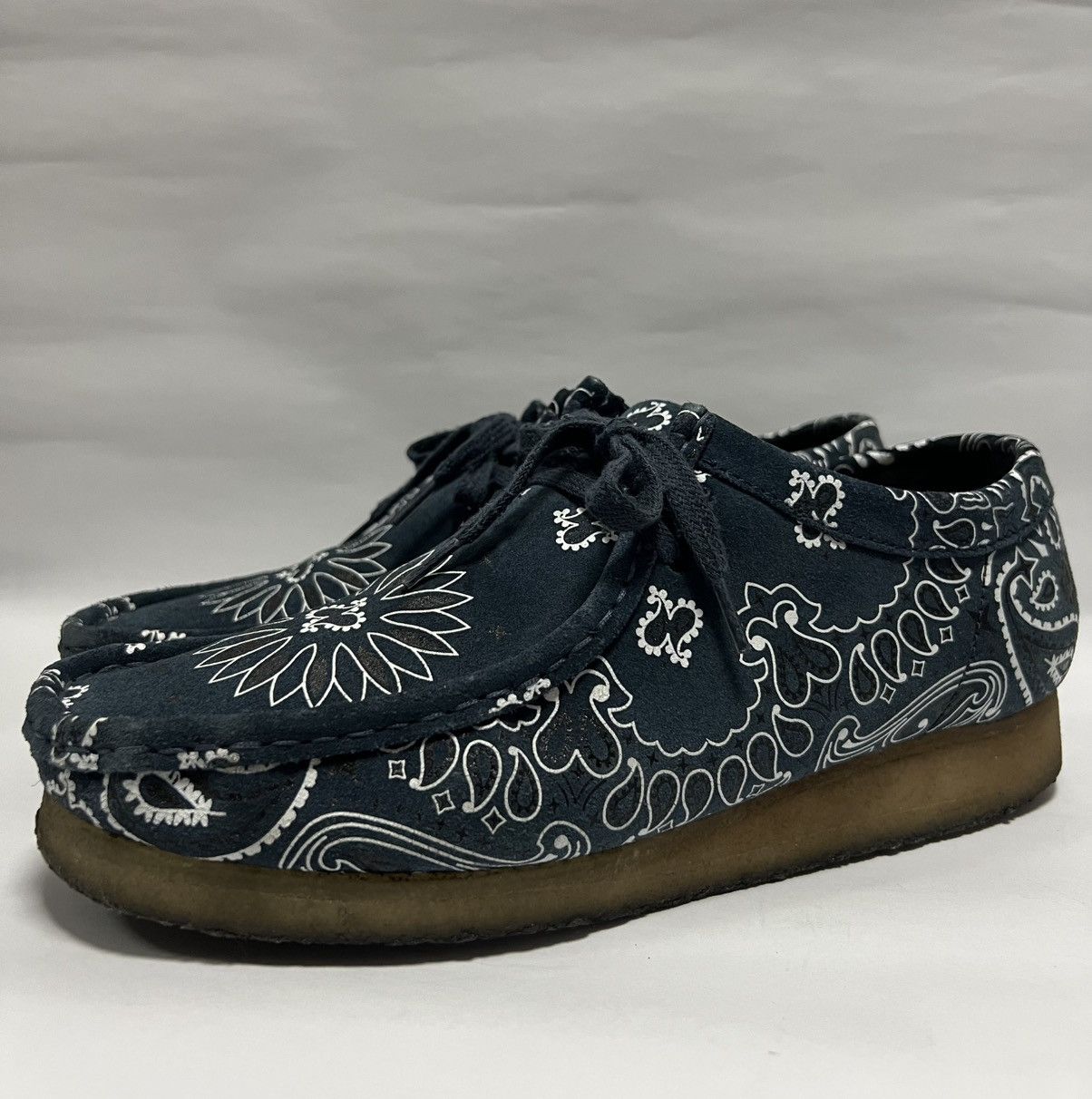 Clarks × Supreme Supreme x Clarks Originals - S/S 19’ Bandana Wallabee Size US 9 / EU 42 - 6 Thumbnail