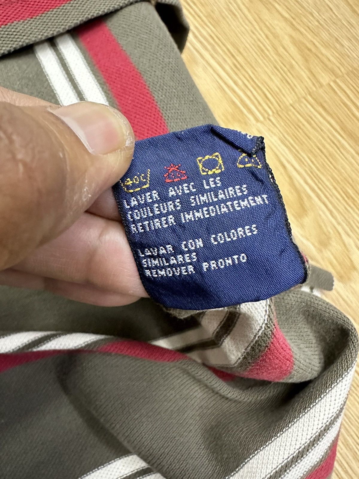 Tommy Hilfiger × Vintage Vintage Tommy Hilfiger Saipan Stripe Polo A232 Size US M / EU 48-50 / 2 - 9 Thumbnail