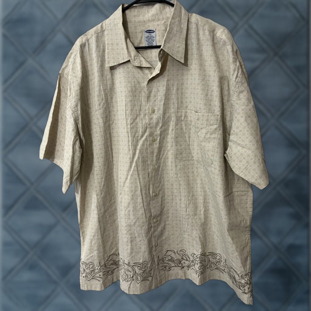 Old Navy Old Navy Shirt Mens XXL Beige geometric aztec print Casual Button Down Pockets Shirt Size US XXL / EU 58 / 5 - 1 Thumbnail