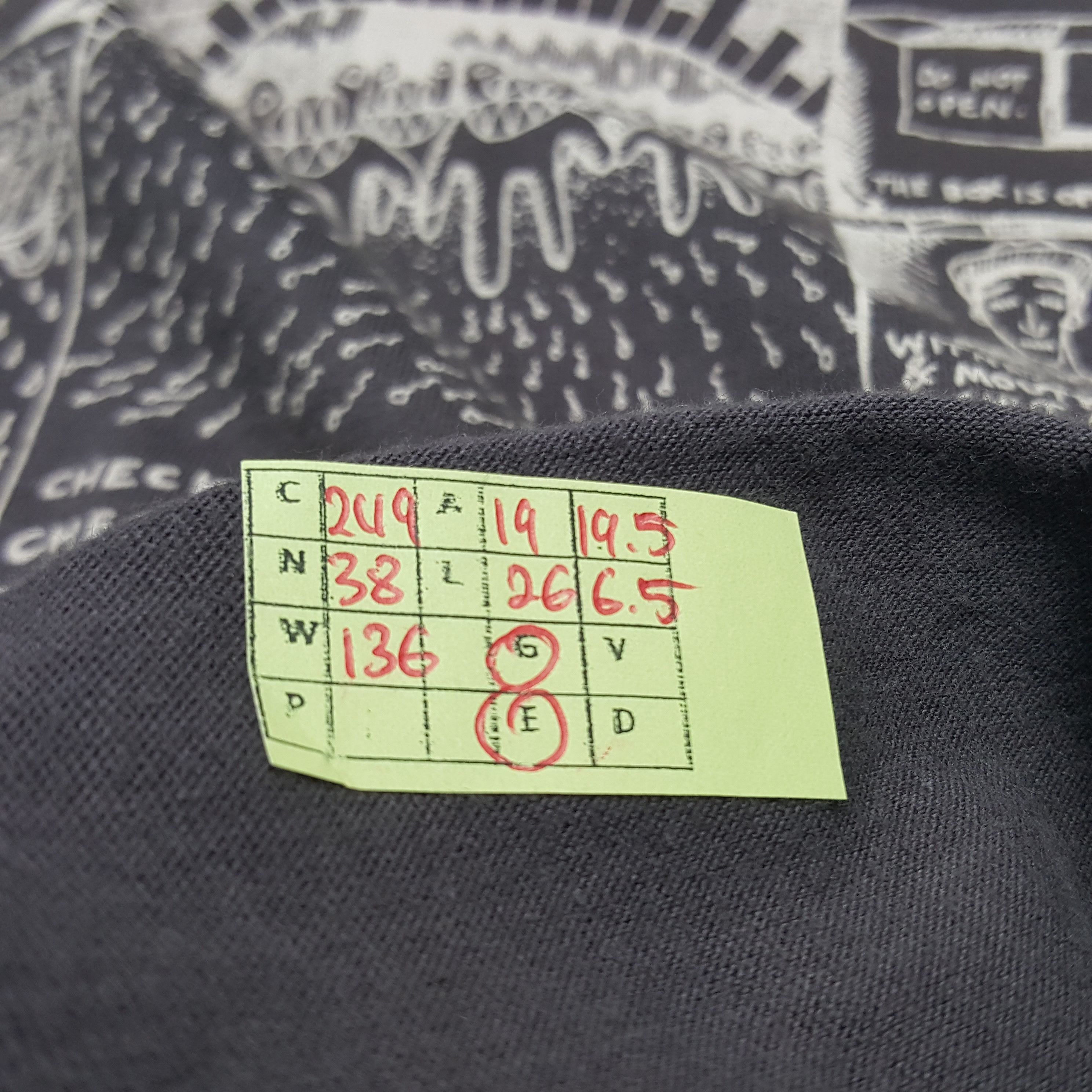 Band Tees × Vintage Vintage RADIOHEAD English Album Rock Band Tshirt Size US M / EU 48-50 / 2 - 7 Thumbnail