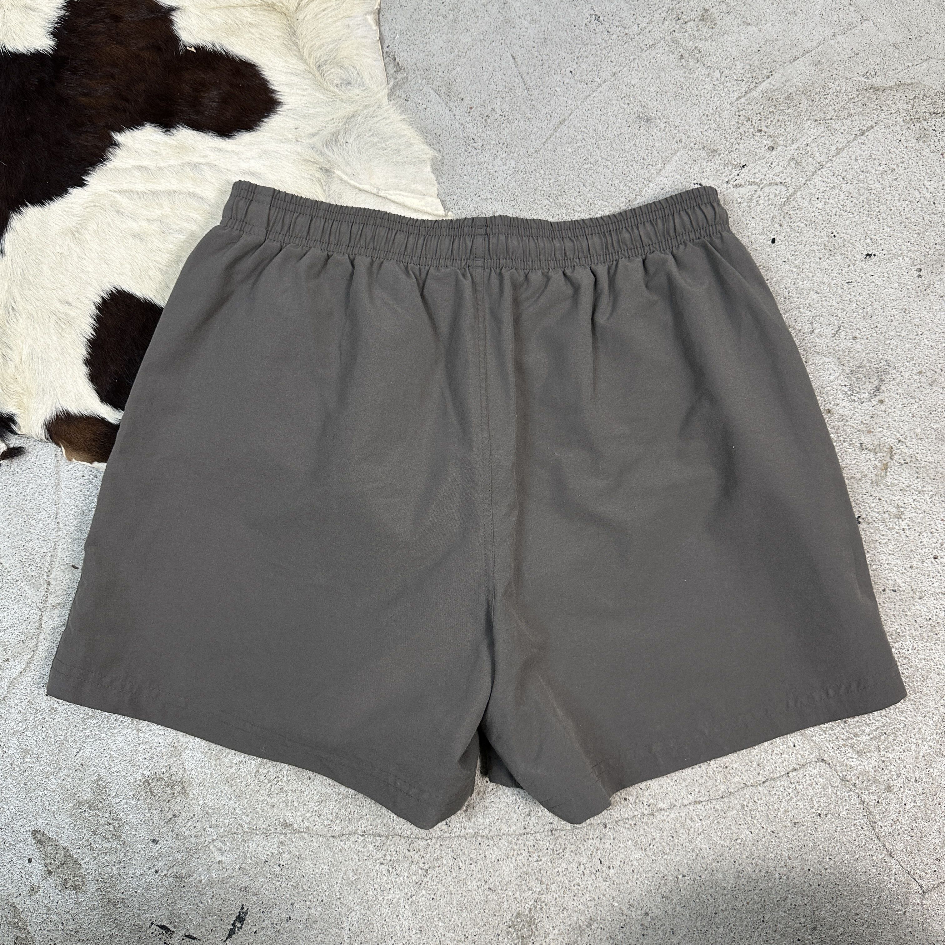 Adidas × Vintage Vintage Y2K Streetwear Sportswear Active Adidas Shorts Size US 38 / EU 54 - 4 Thumbnail