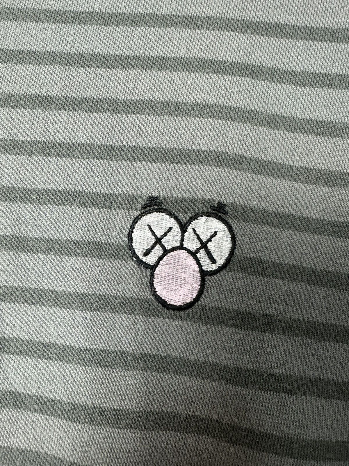 Japanese Brand Rare Kaws x Uniqlo tee gray striped Japanese designer Y2K Size US M / EU 48-50 / 2 - 2 Thumbnail
