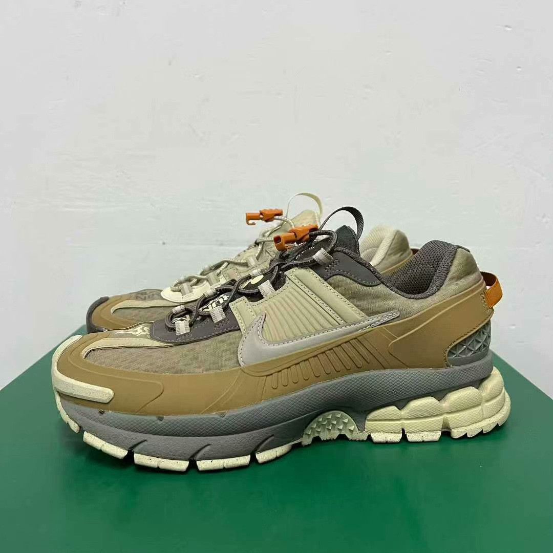 Nike Nike Gray Lowtop Sneakers 42 Men Size US 9 / EU 42 - 1 Thumbnail