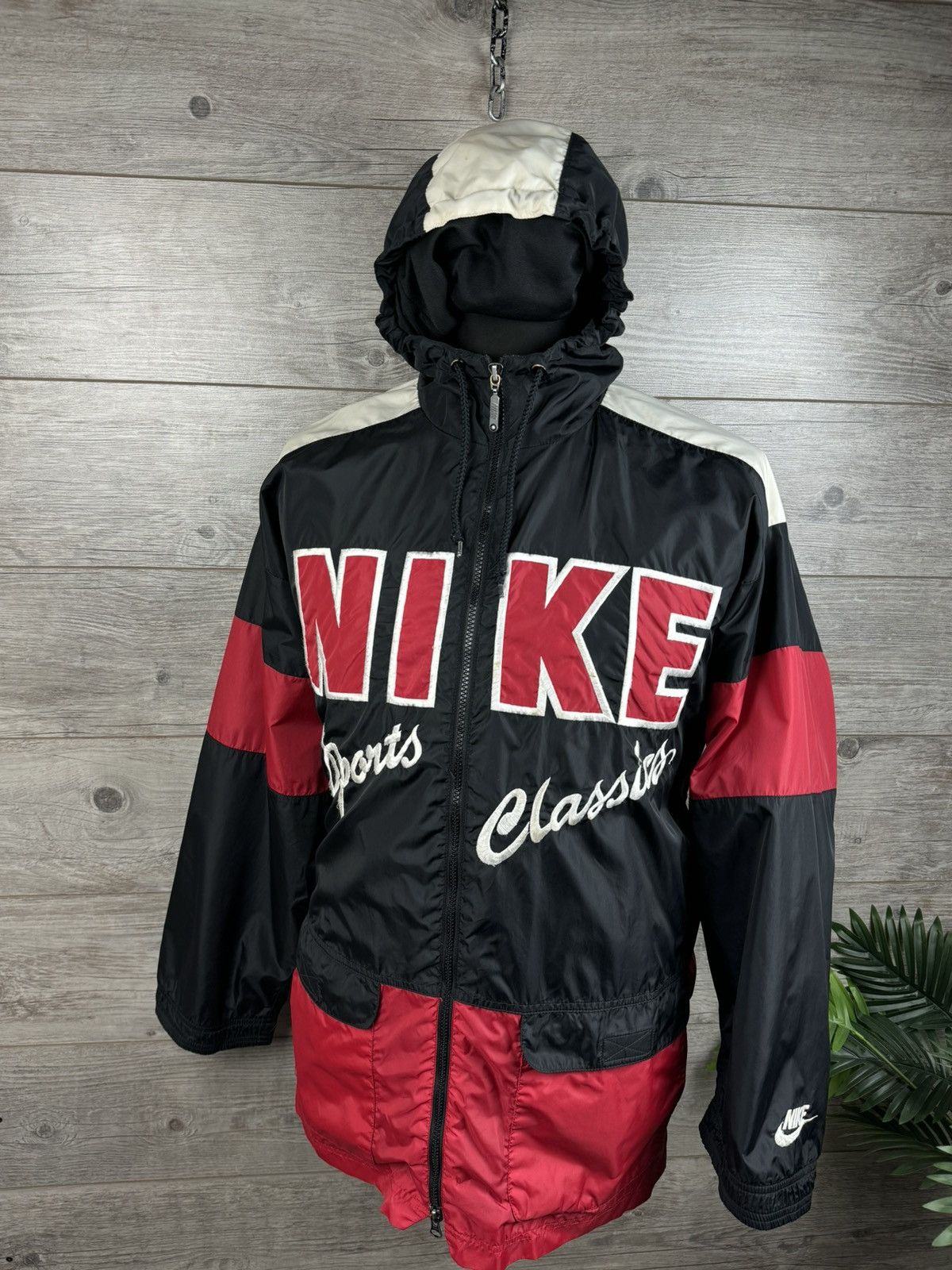 Red nike windbreaker jacket deals