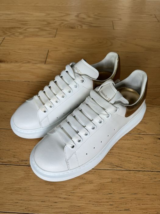 Alexander mcqueen sneaker size hot sale fit