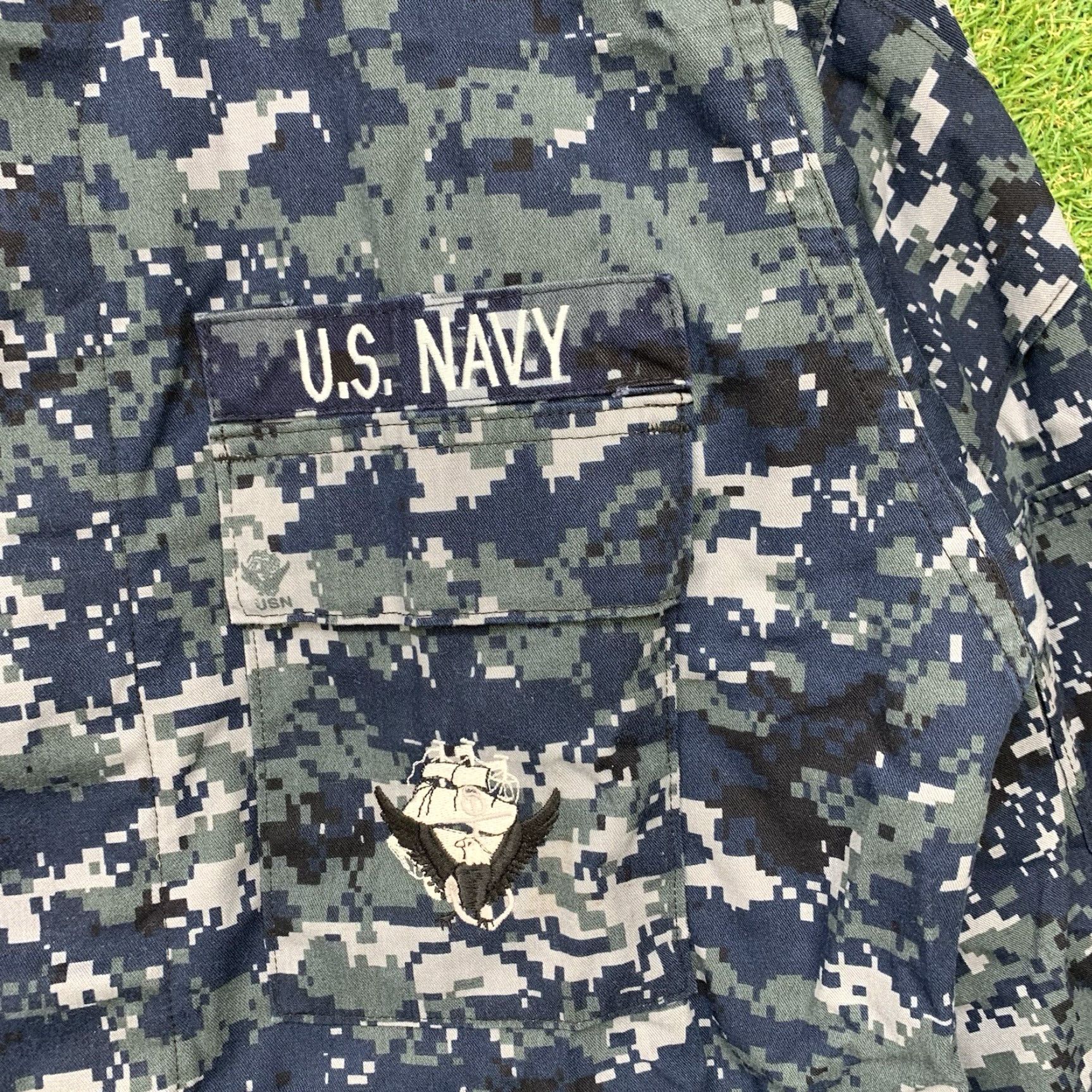 Vintage Vintage US Navy Military Jacket Short Blue Digital Camo 90s Army Casual Workwear Men Size 39 Size US 39 - 3 Thumbnail
