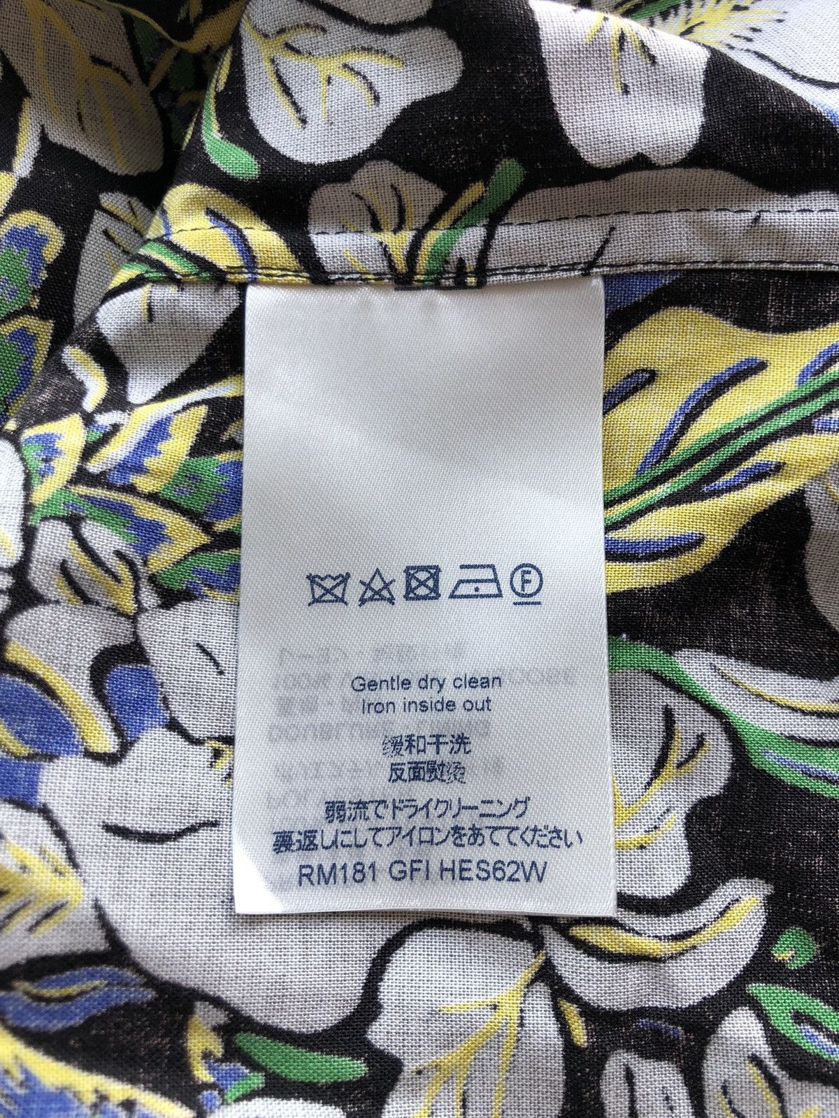 Louis Vuitton Louis Vuitton Hawaii Flowers Shirt Very Rare Made in Italy Size US XL / EU 56 / 4 - 11 Thumbnail