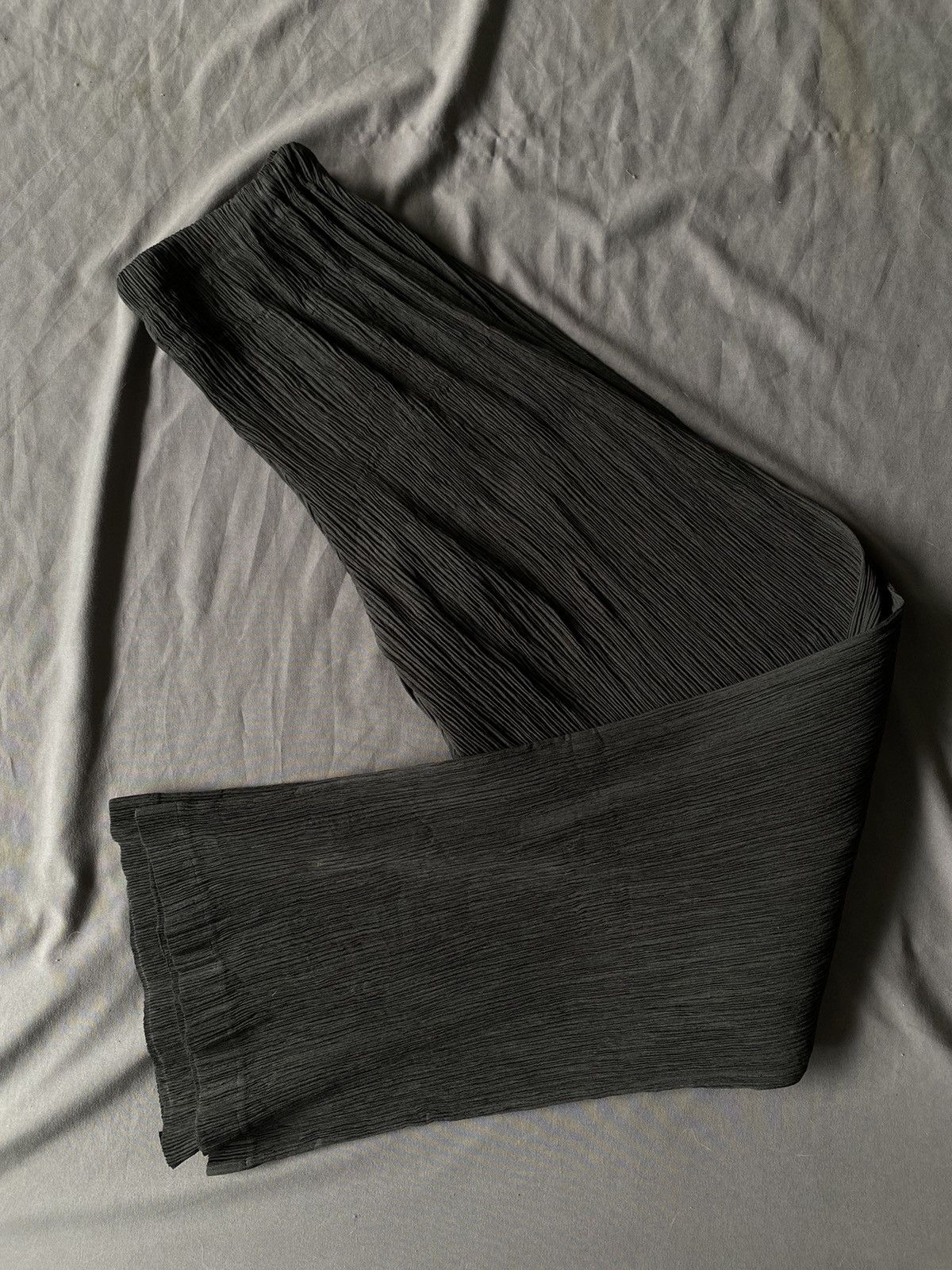 Issey Miyake × Japanese Brand Issey Miyake Pleats Pants Size 26" / US 2 / IT 38 - 2 Thumbnail