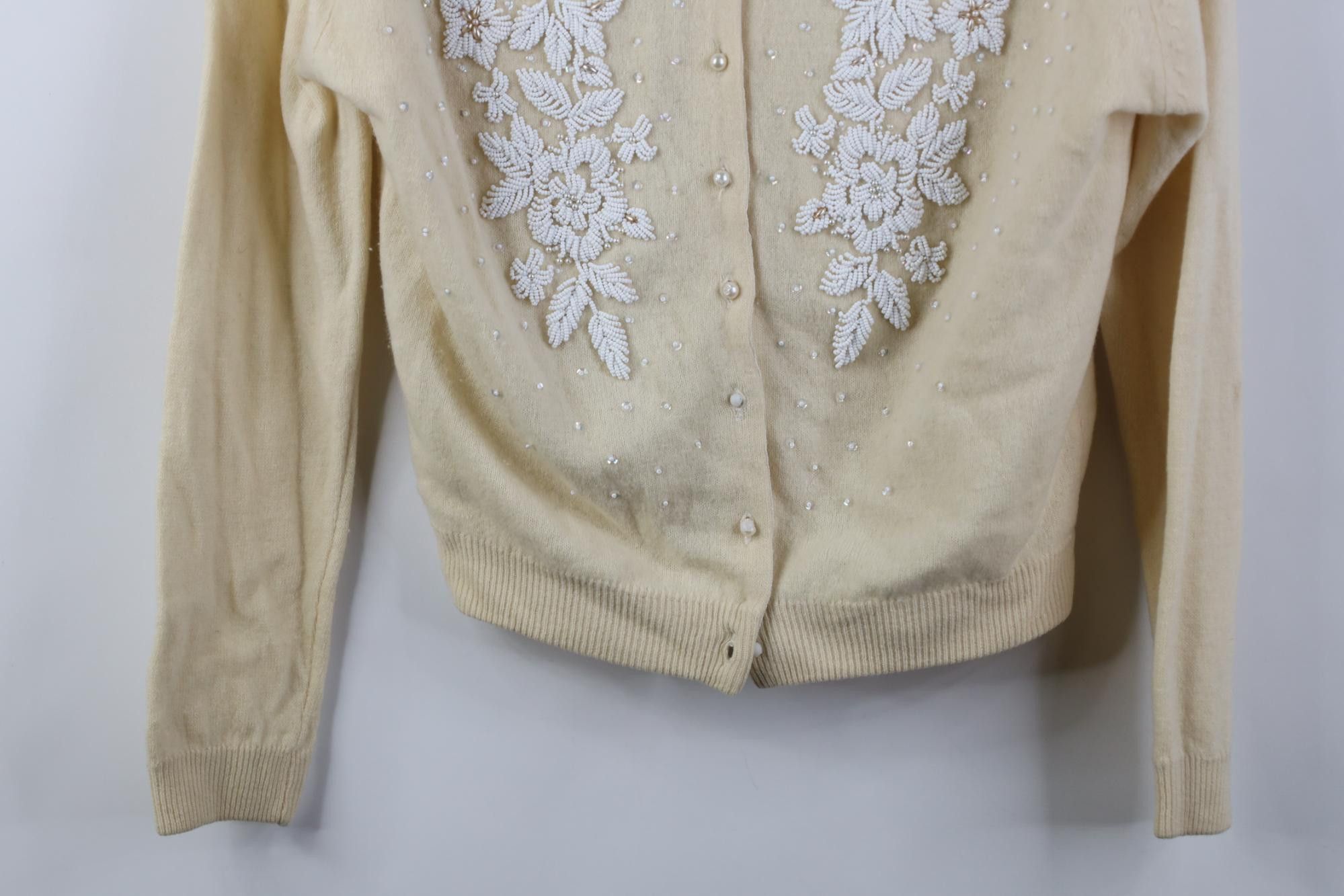 Vintage Vintage 60s 70s Angora Lambswool Beaded Cardigan Sweater Size S / US 4 / IT 40 - 3 Thumbnail