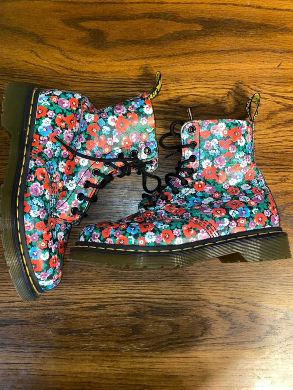 Dr. Martens Dr. Martens Floral Lace-Up Pascal Combat Boots size 7 Size US 7 / IT 37 - 9 Thumbnail