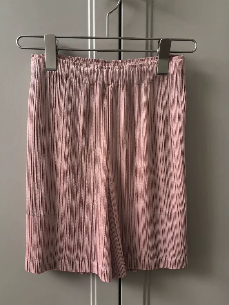 Other Issey Miyake size:3 Pink pleated shorts Size 22" - 1 Thumbnail