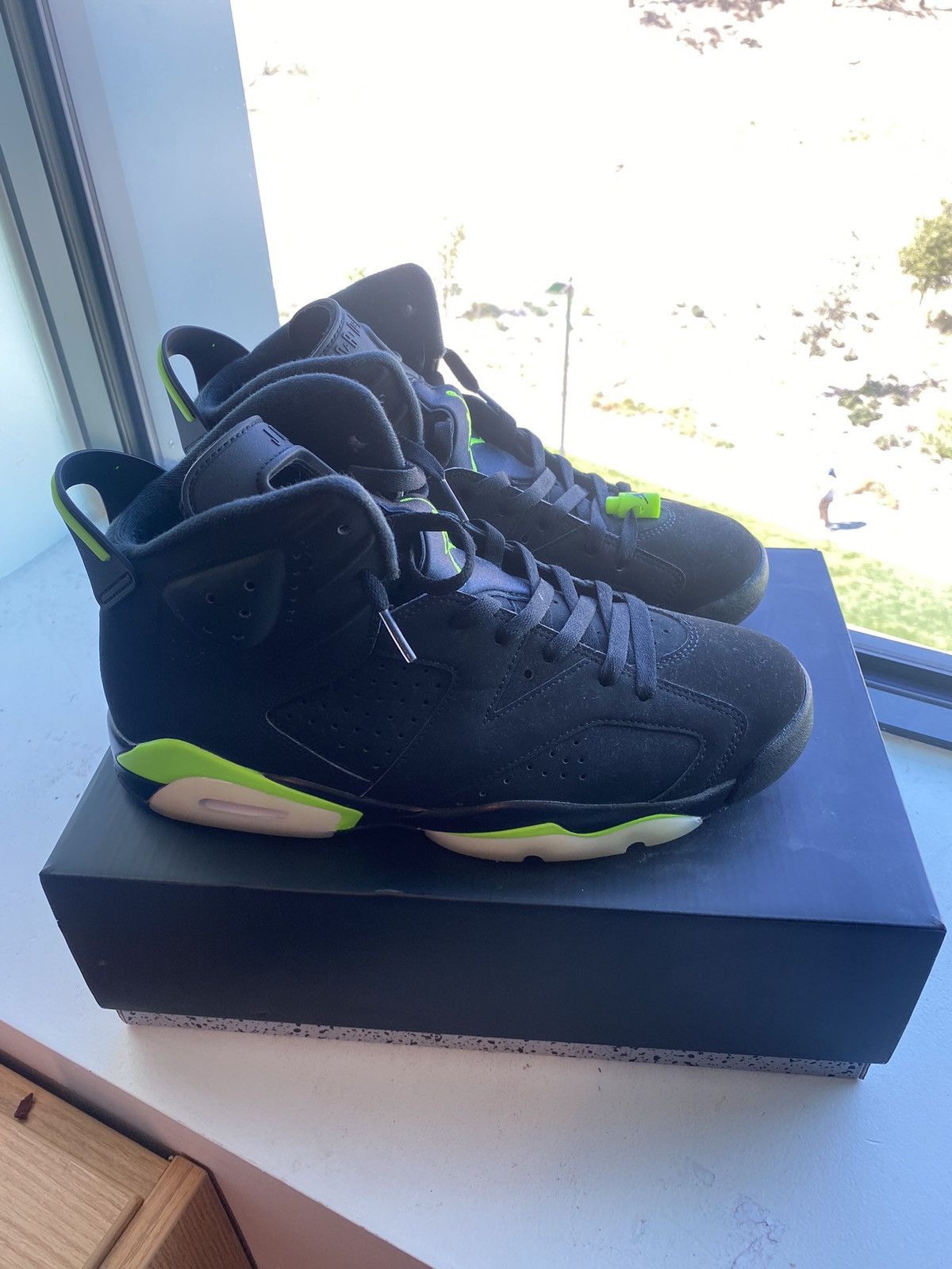 Jordan Brand Nike Air Jordan 6 Retro Electric Green Size US 10.5 / EU 43-44 - 2 Thumbnail