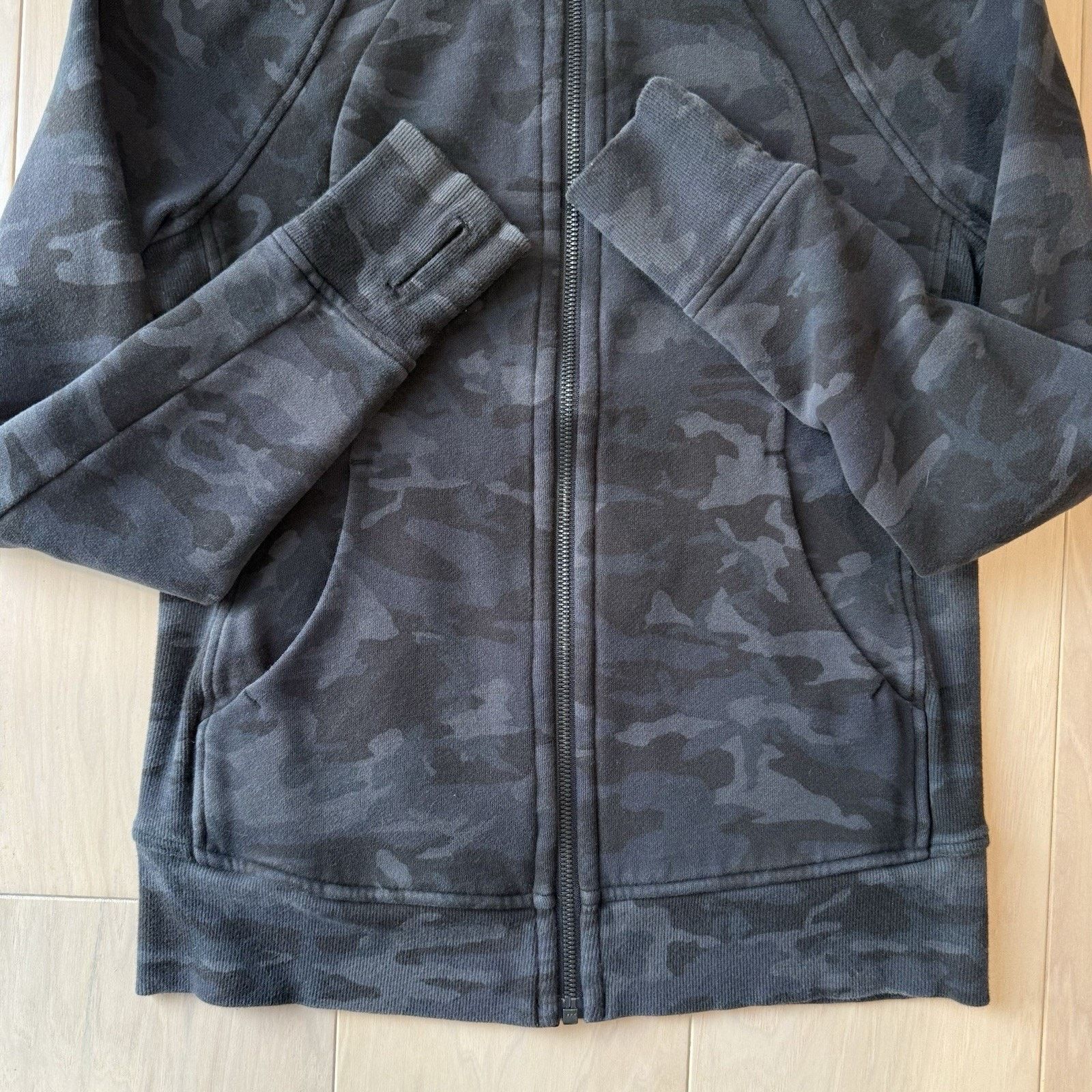 Lululemon Lululemon Scuba Hoodie 6 Black Camo Full Zip Jacket Workout Size M / US 6-8 / IT 42-44 - 5 Thumbnail