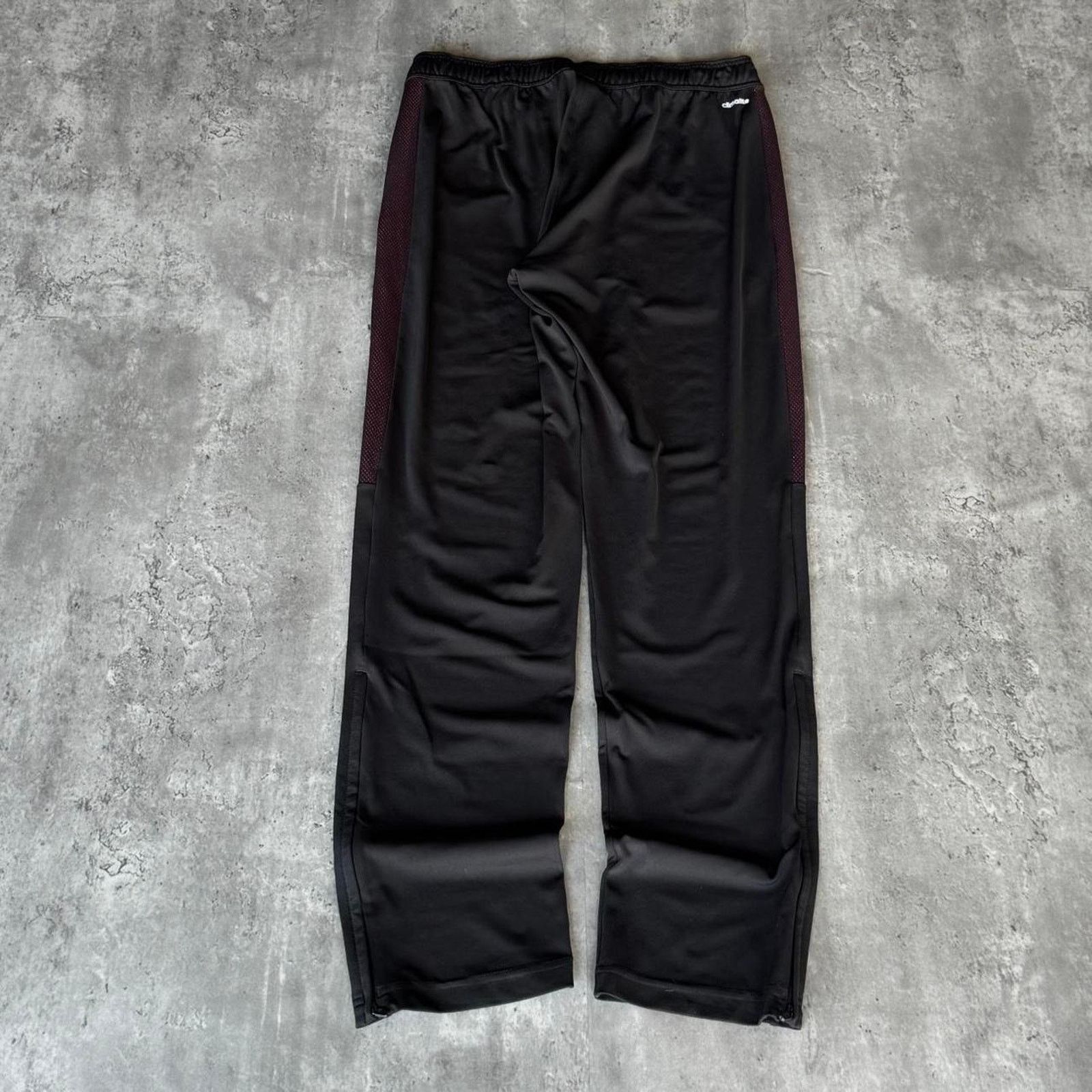 Adidas × Japanese Brand × Vintage Vintage Y2K Adidas Barricade Tech Cyber Grunge Sweatpants Size US 34 / EU 50 - 2 Thumbnail