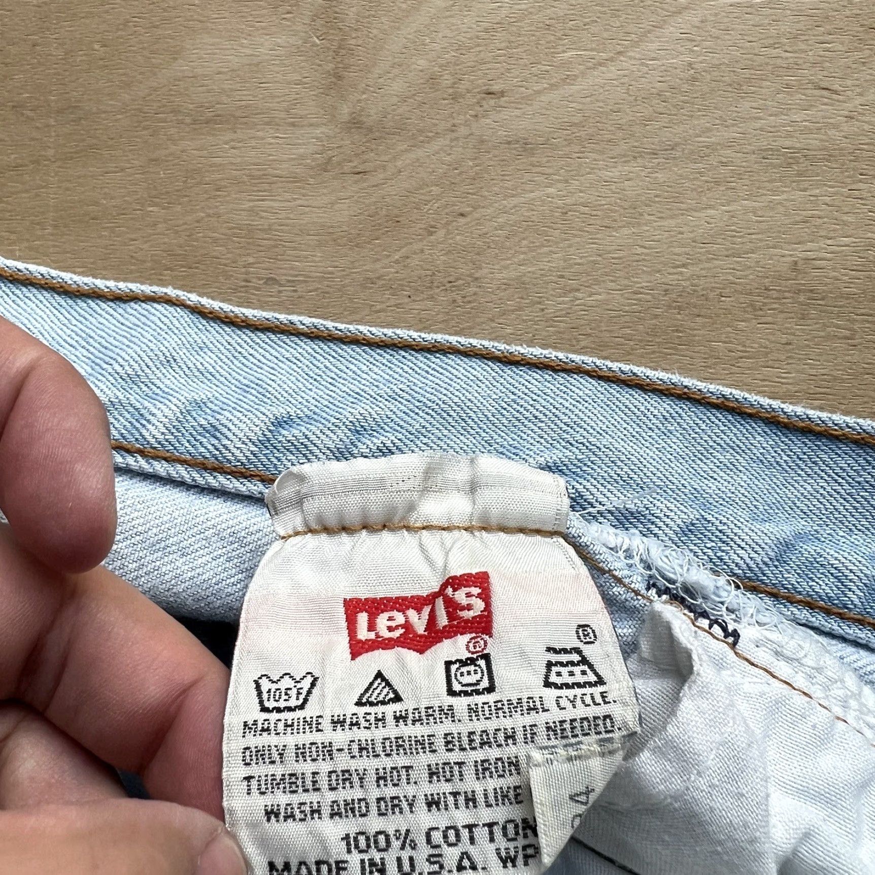 Levi's VINTAGE Levi's 501 Jeans 35 Blue Light Wash 90s Denim USA Workwear Jeans Mens Size US 35 - 6 Thumbnail