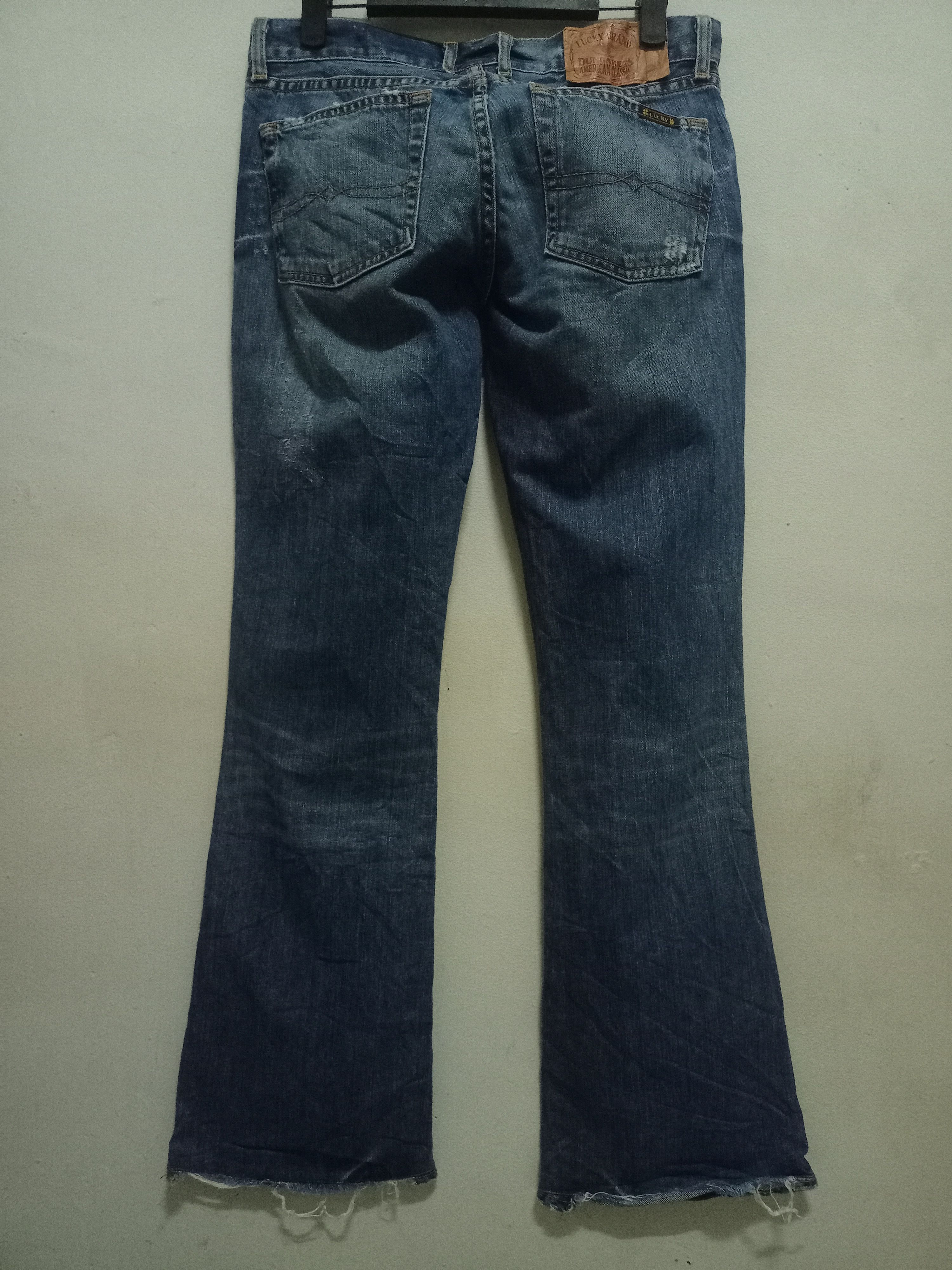 Lucky Brand Vintage Lucky Brand Blue Wash Distressed Flare Jeans 30x30 Size US 30 / EU 46 - 2 Thumbnail
