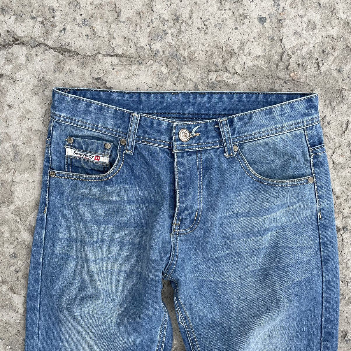 Diesel Vintage Diesel Jeans Size 31 Style USA Old Money 00s Y2K Size US 31 - 7 Thumbnail
