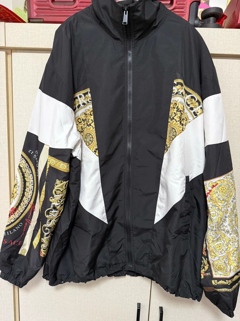 Versace Men's Black Gold Print Zip Jacket - dmc