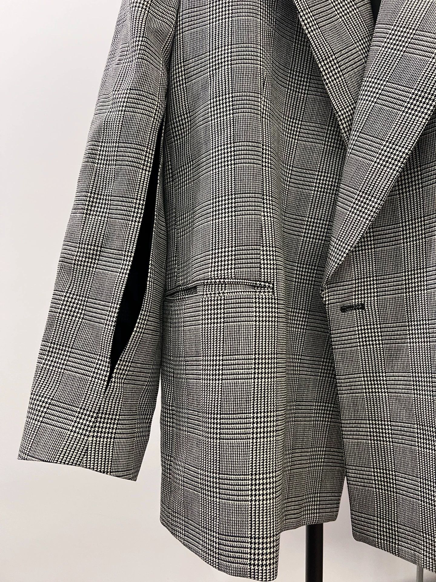 Vetements Vetements Runway Houndstooth Oversized Blazer M Size US M / EU 48-50 / 2 - 3 Thumbnail