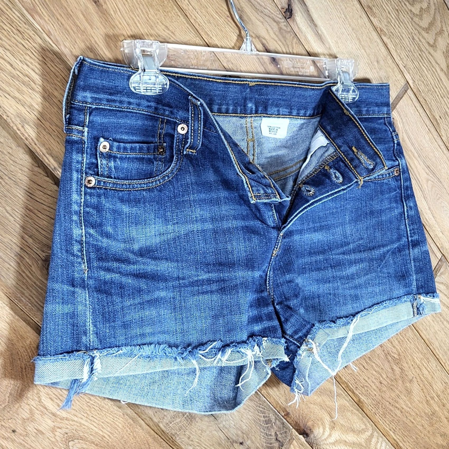 Levi's Levi's 501 Button Fly Denim Shorts Womens 28 Medium Blue Raw Hem Distressed 100% Cotton Casual Vintage Style Western Americana Festival Boho Size 28" / US 6 / IT 42 - 6 Thumbnail